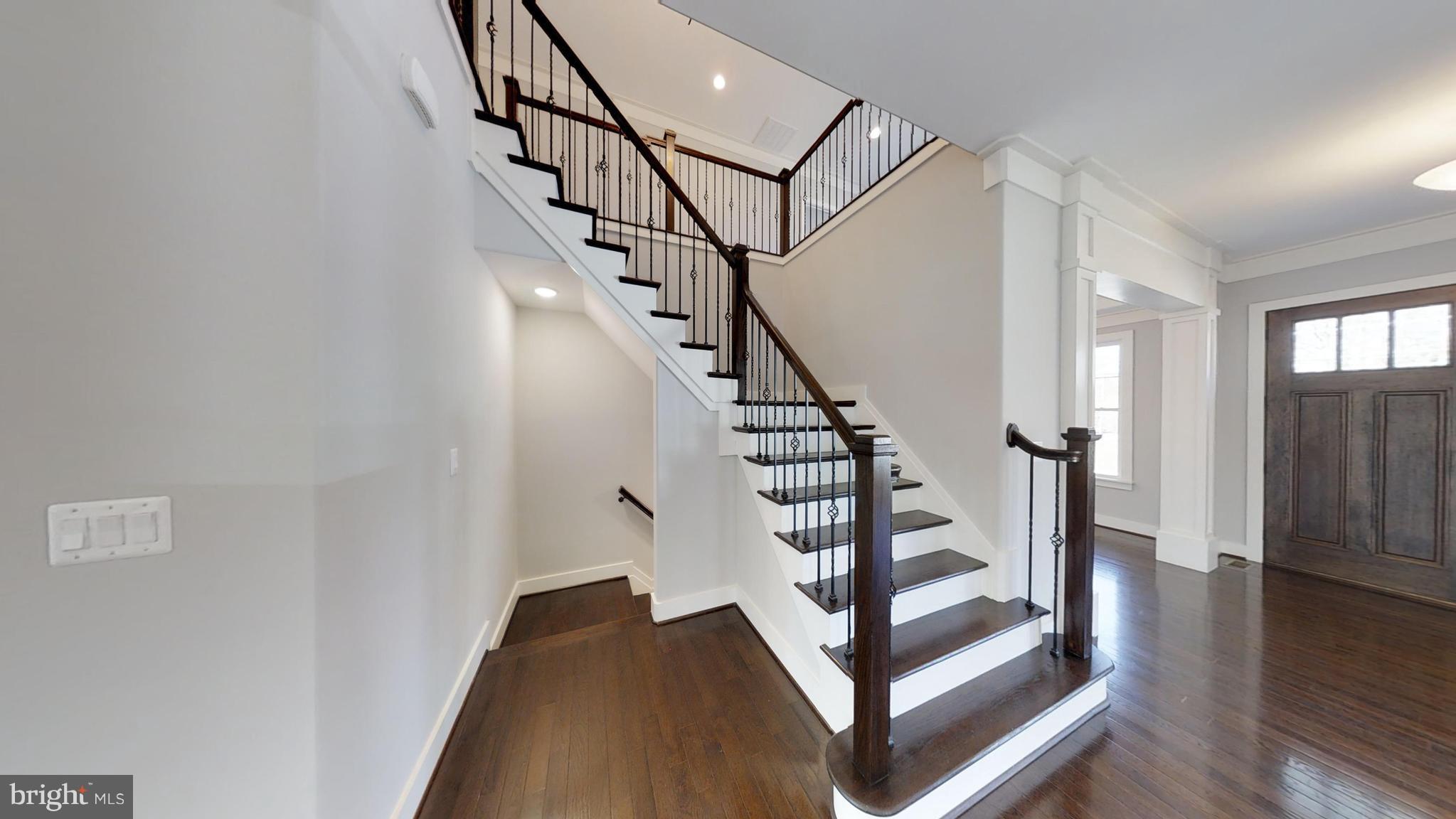 EAST VIENNA WOODS - Residential