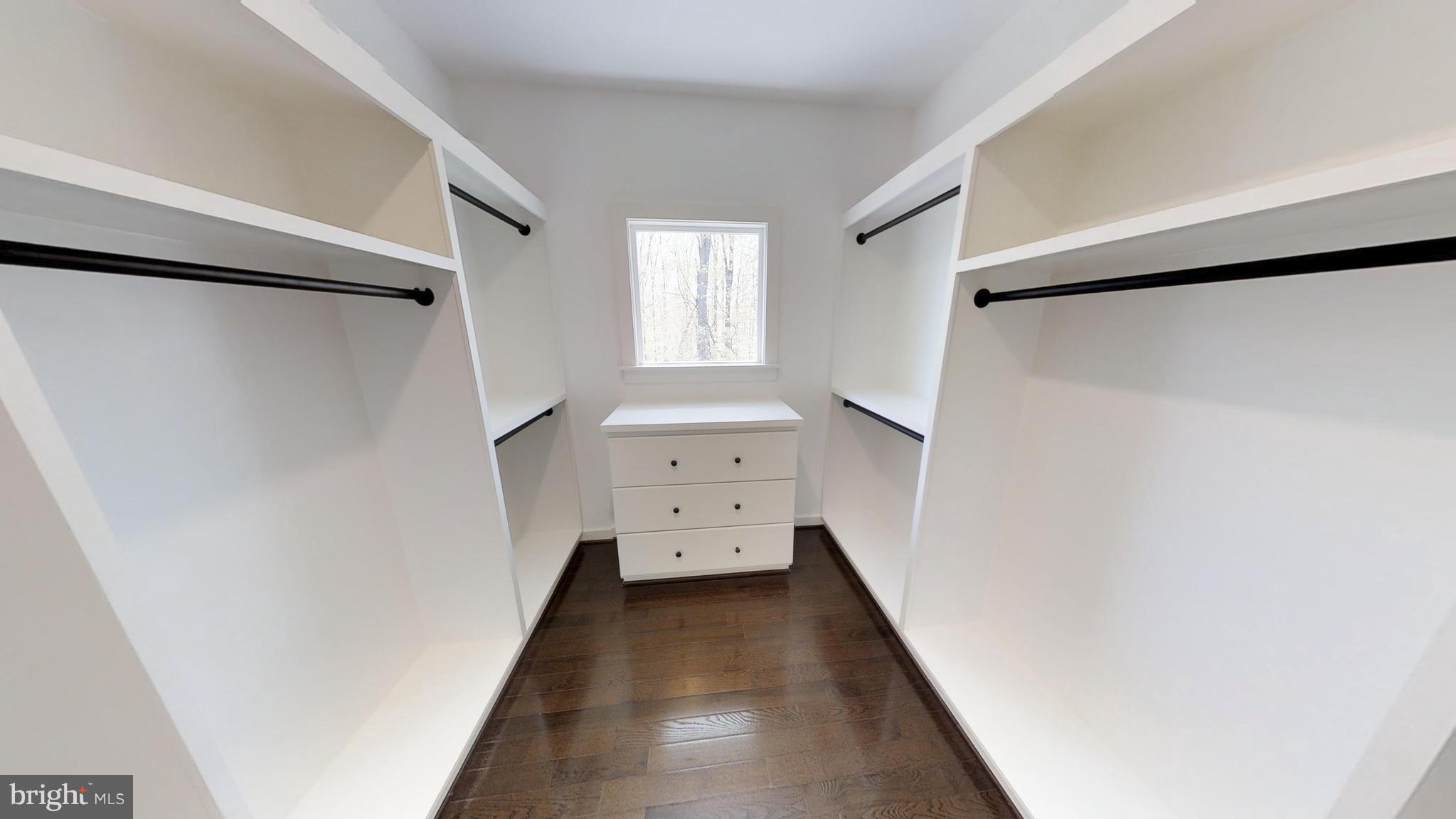 EAST VIENNA WOODS - Residential