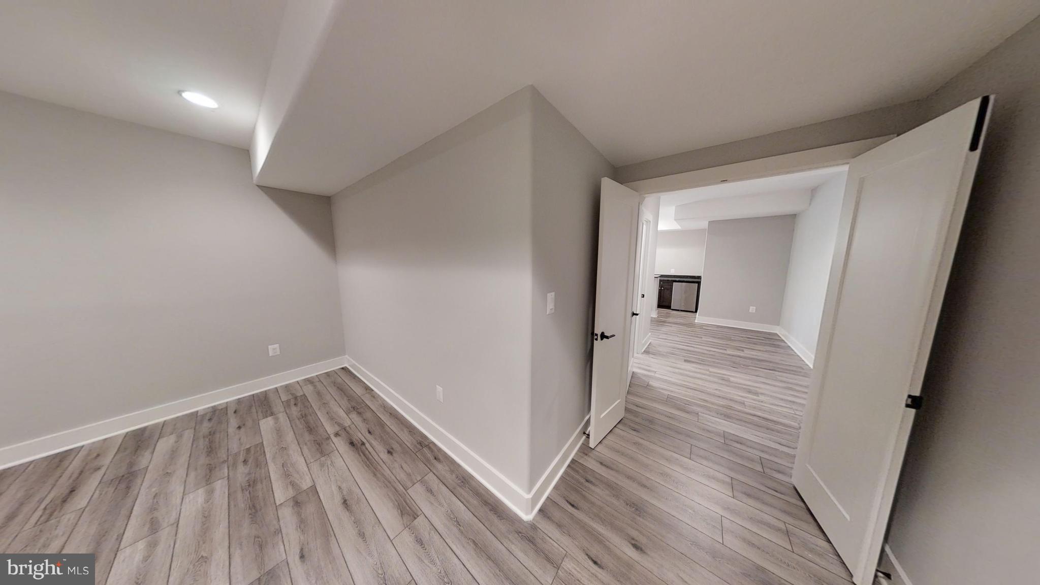 EAST VIENNA WOODS - Residential