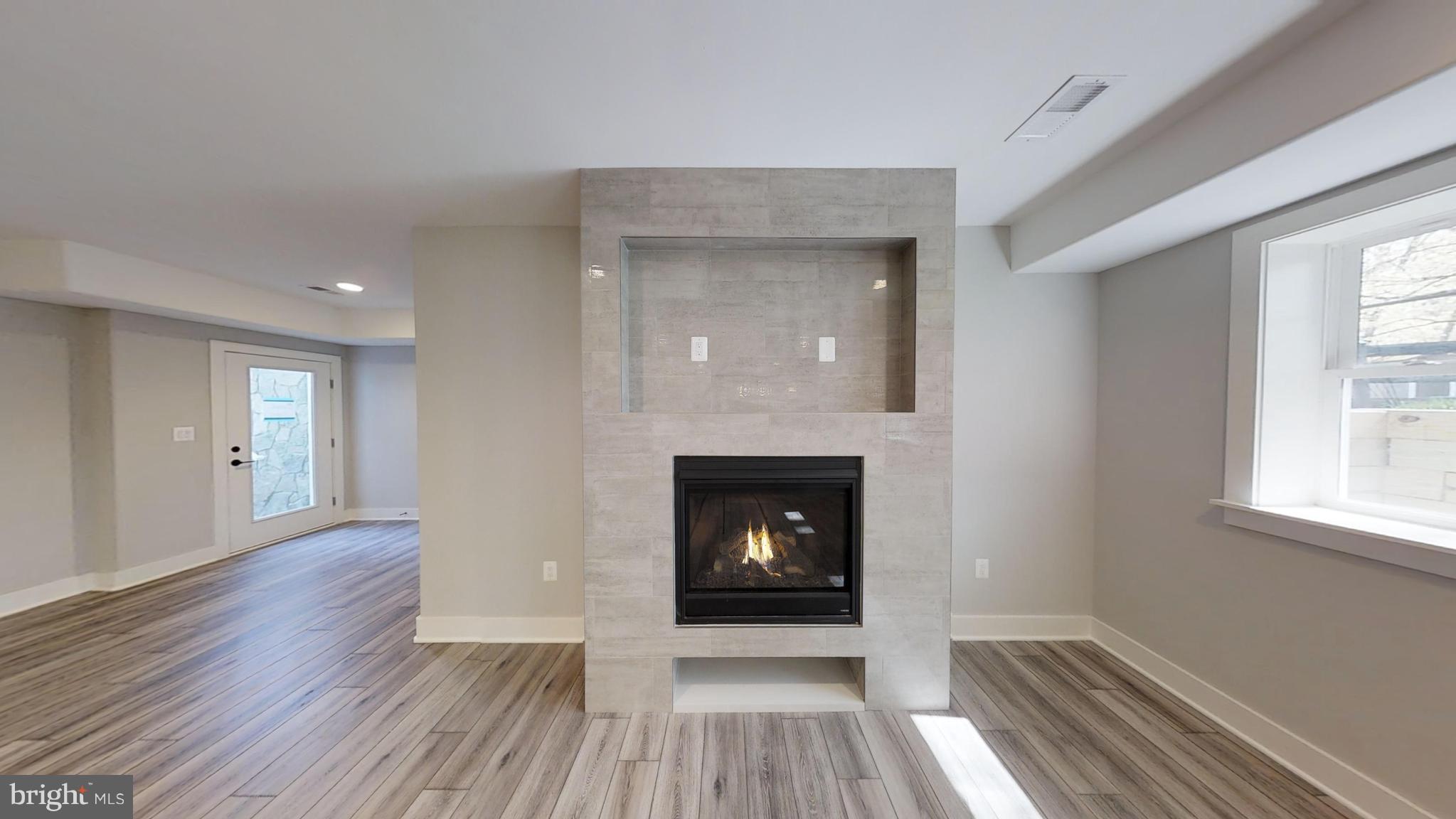 EAST VIENNA WOODS - Residential