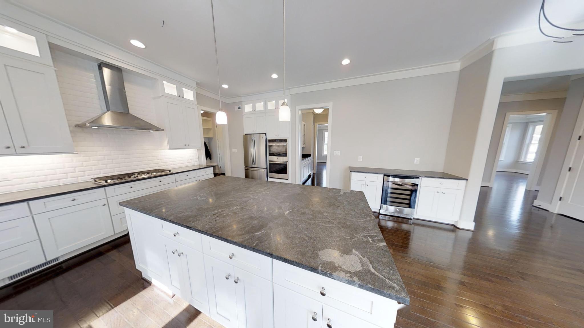 EAST VIENNA WOODS - Residential