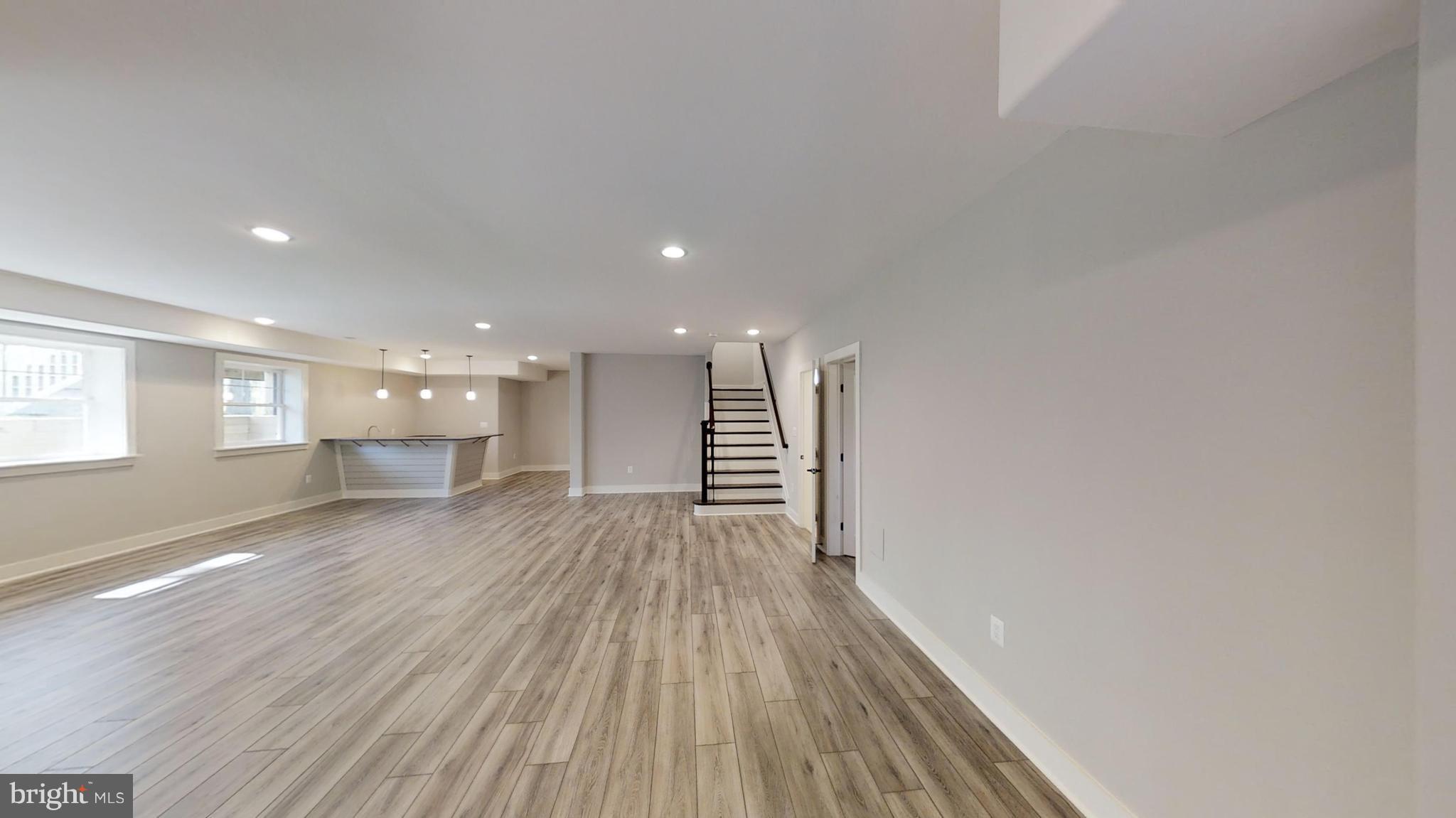 EAST VIENNA WOODS - Residential