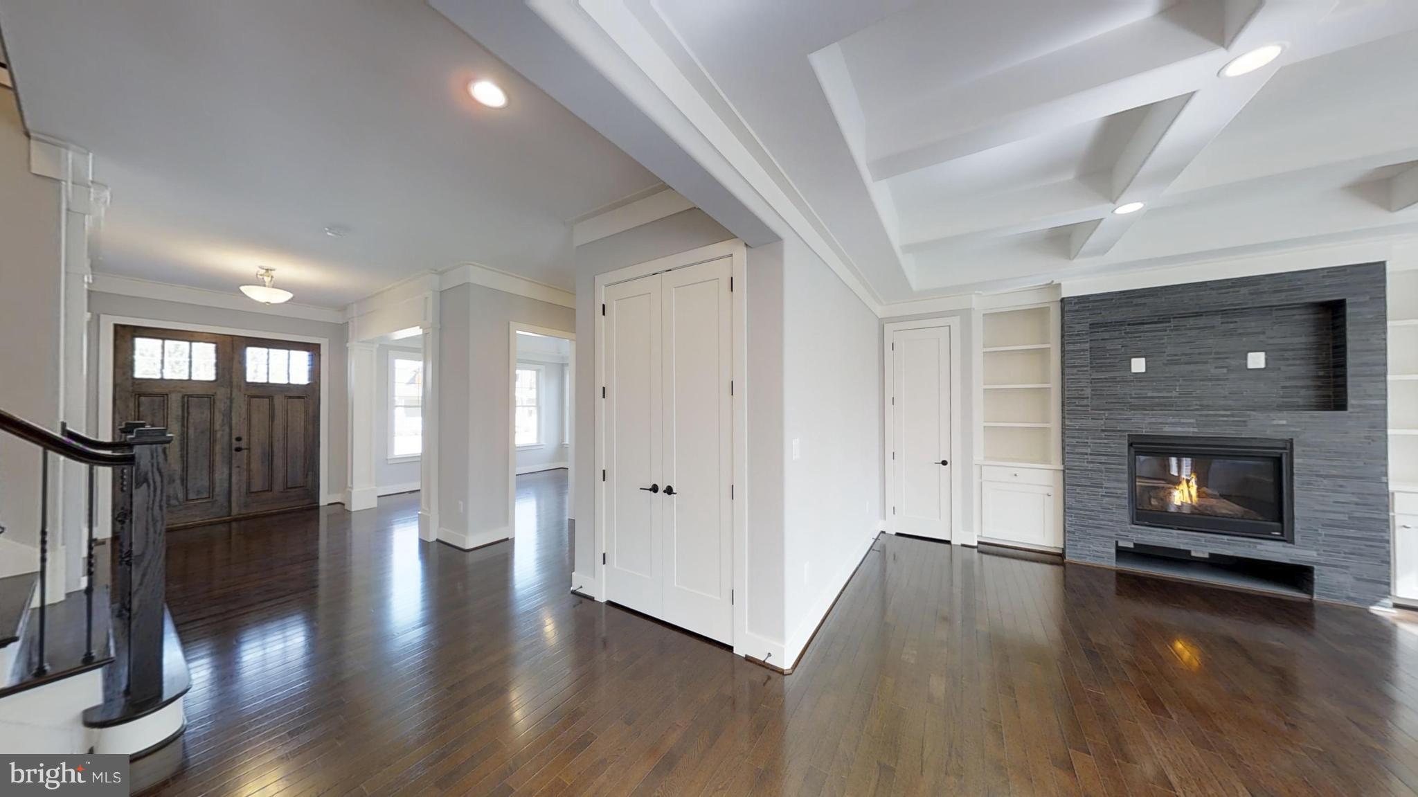 EAST VIENNA WOODS - Residential