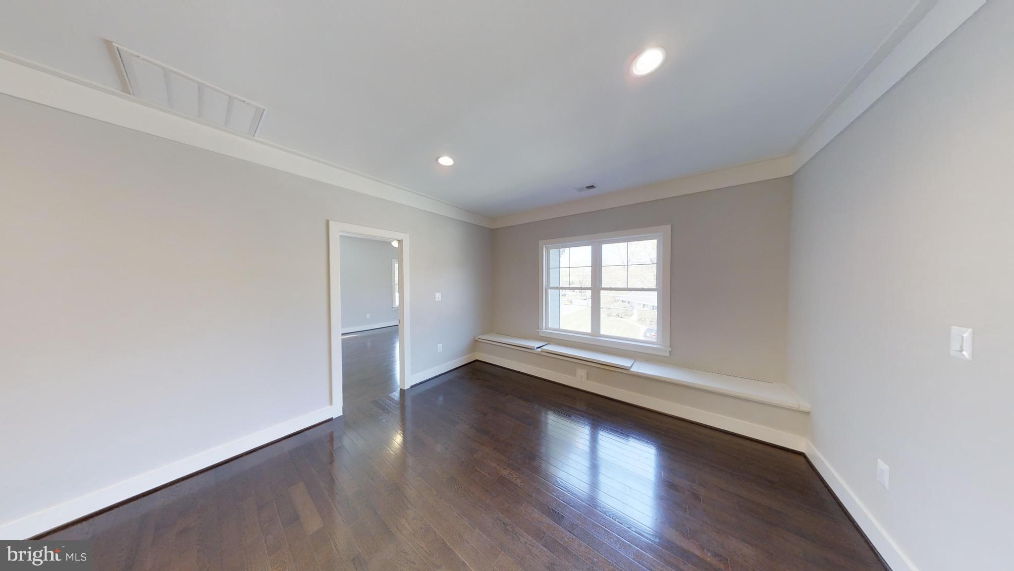 EAST VIENNA WOODS - Residential