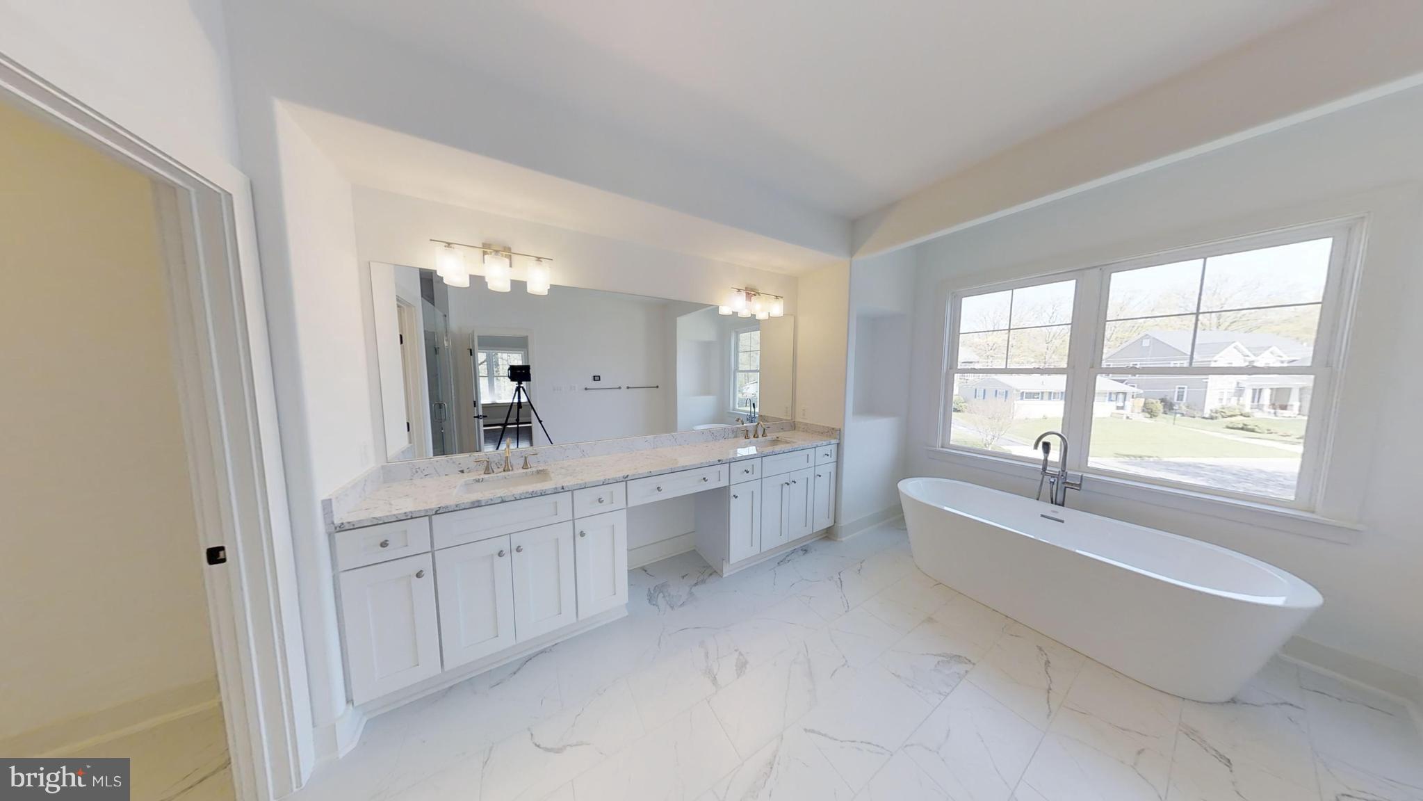 EAST VIENNA WOODS - Residential