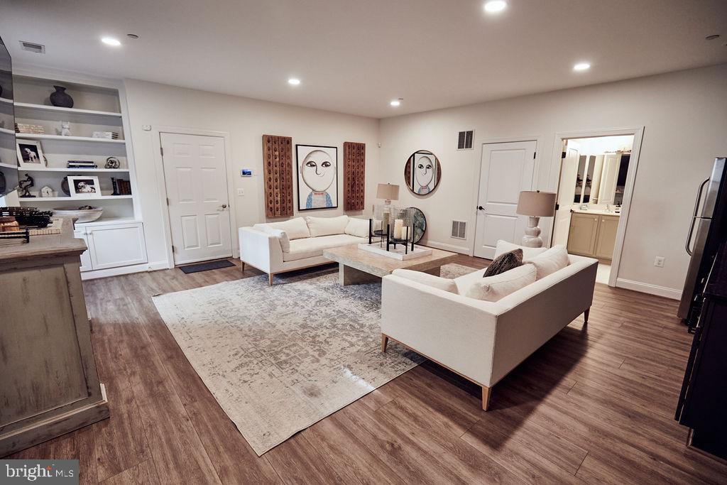 WOODBROOK - Residential