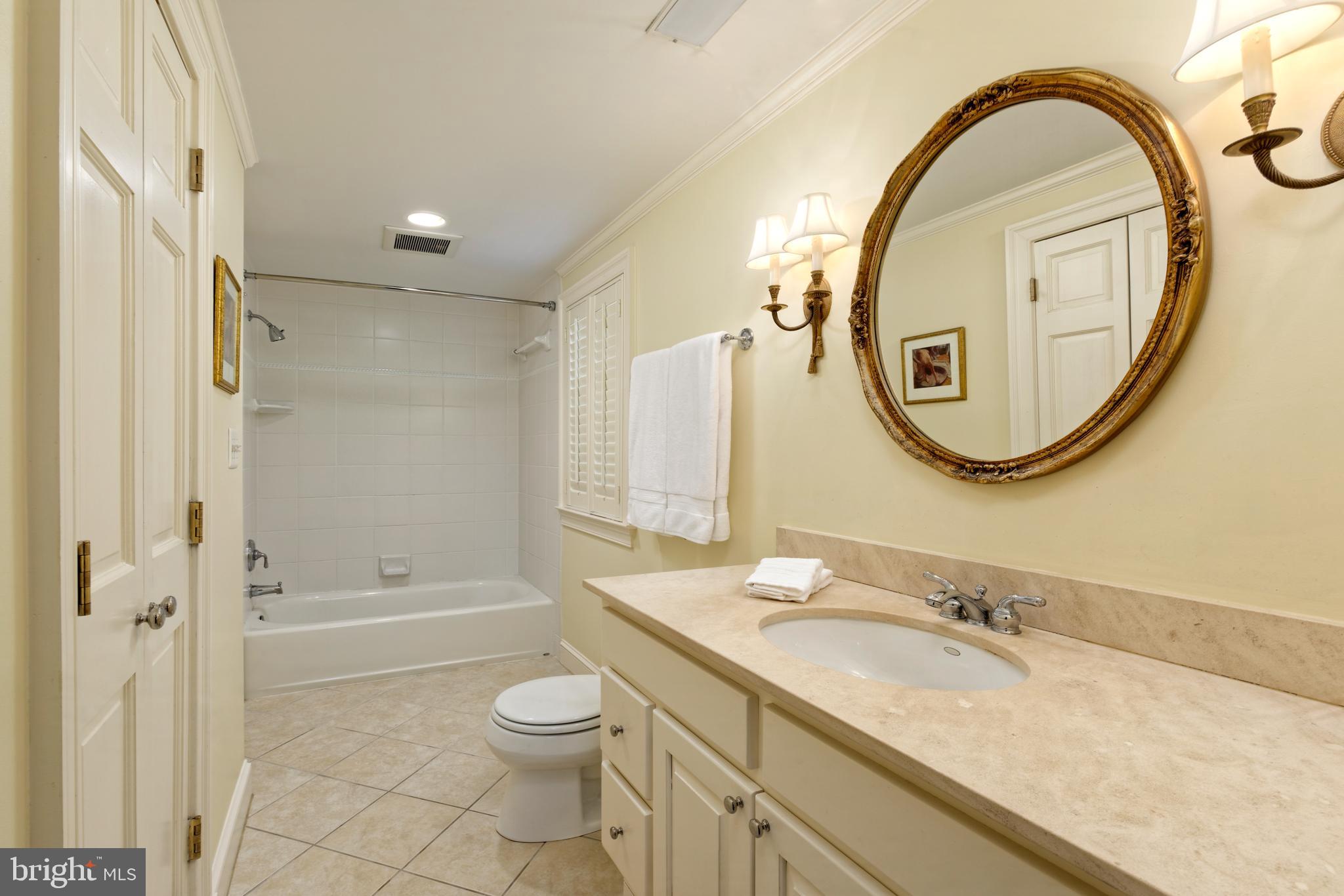 OLD TOWN ALEXANDRIA - Residential