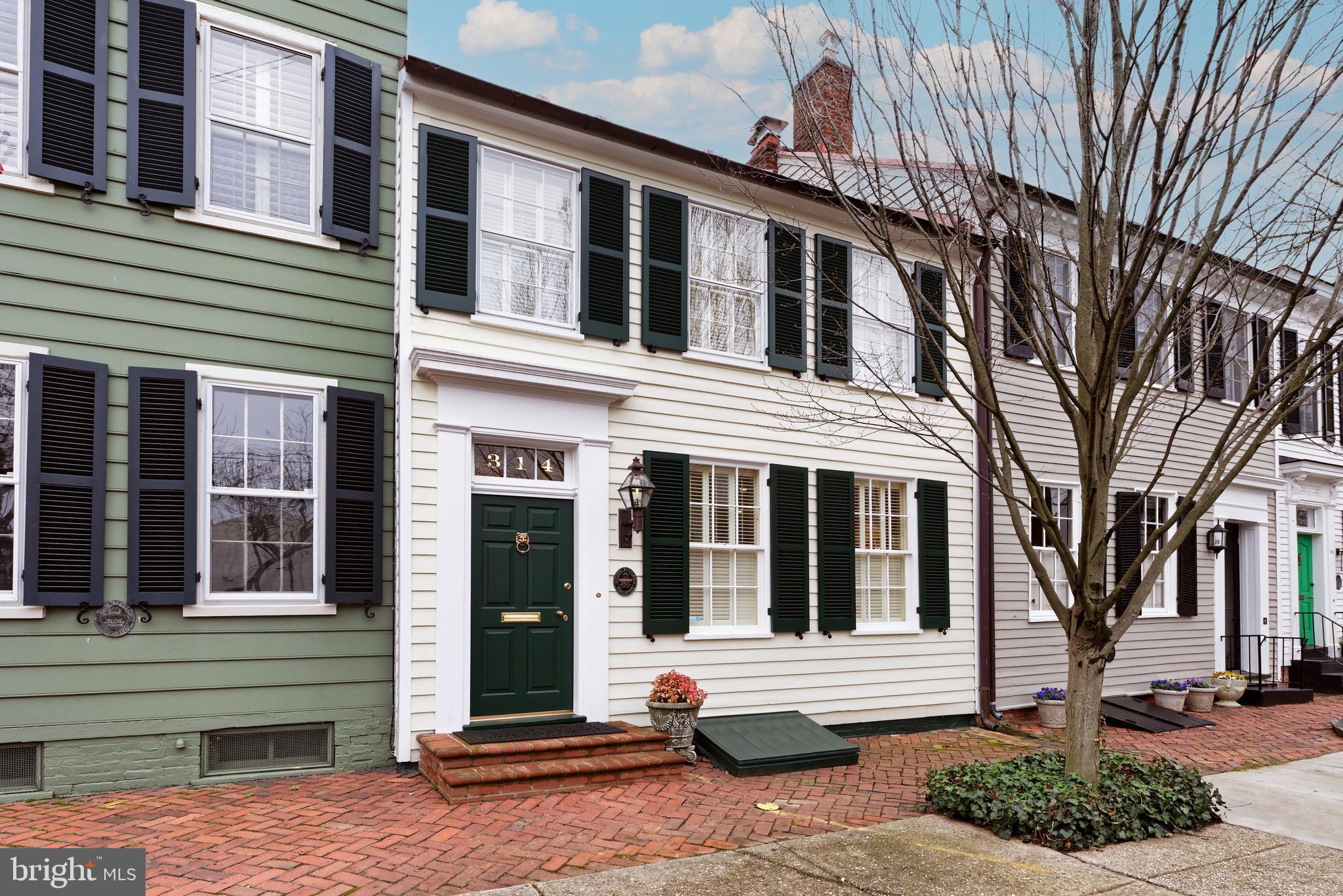 OLD TOWN ALEXANDRIA - Residential