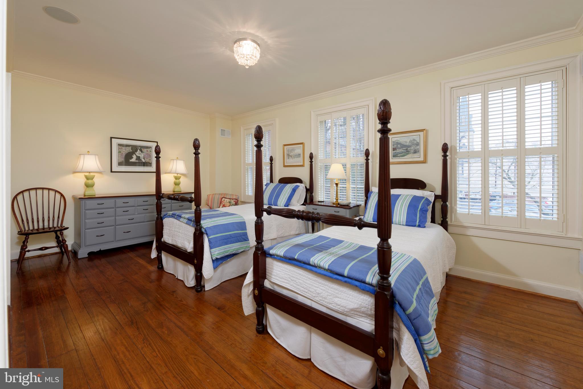 OLD TOWN ALEXANDRIA - Residential