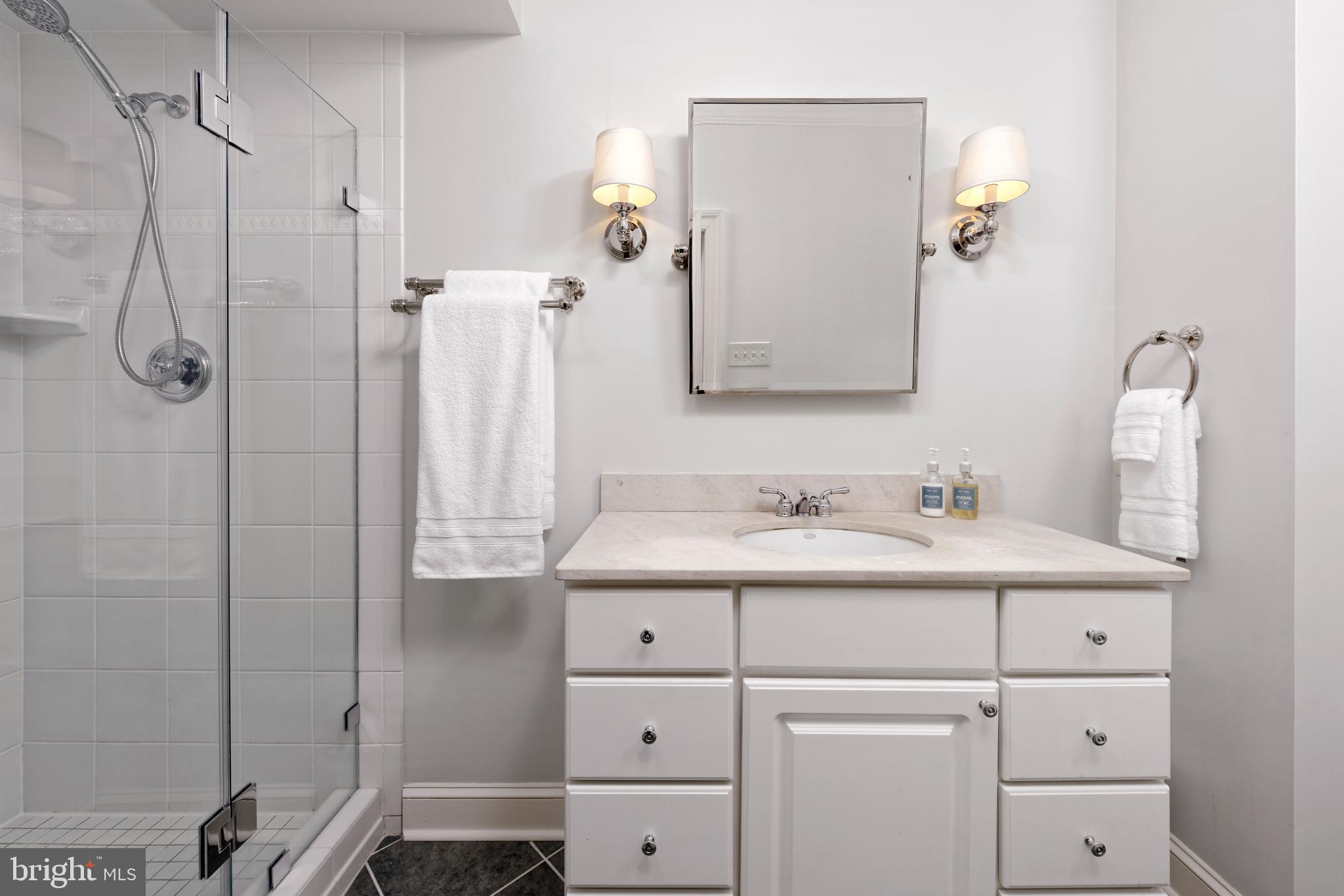 OLD TOWN ALEXANDRIA - Residential