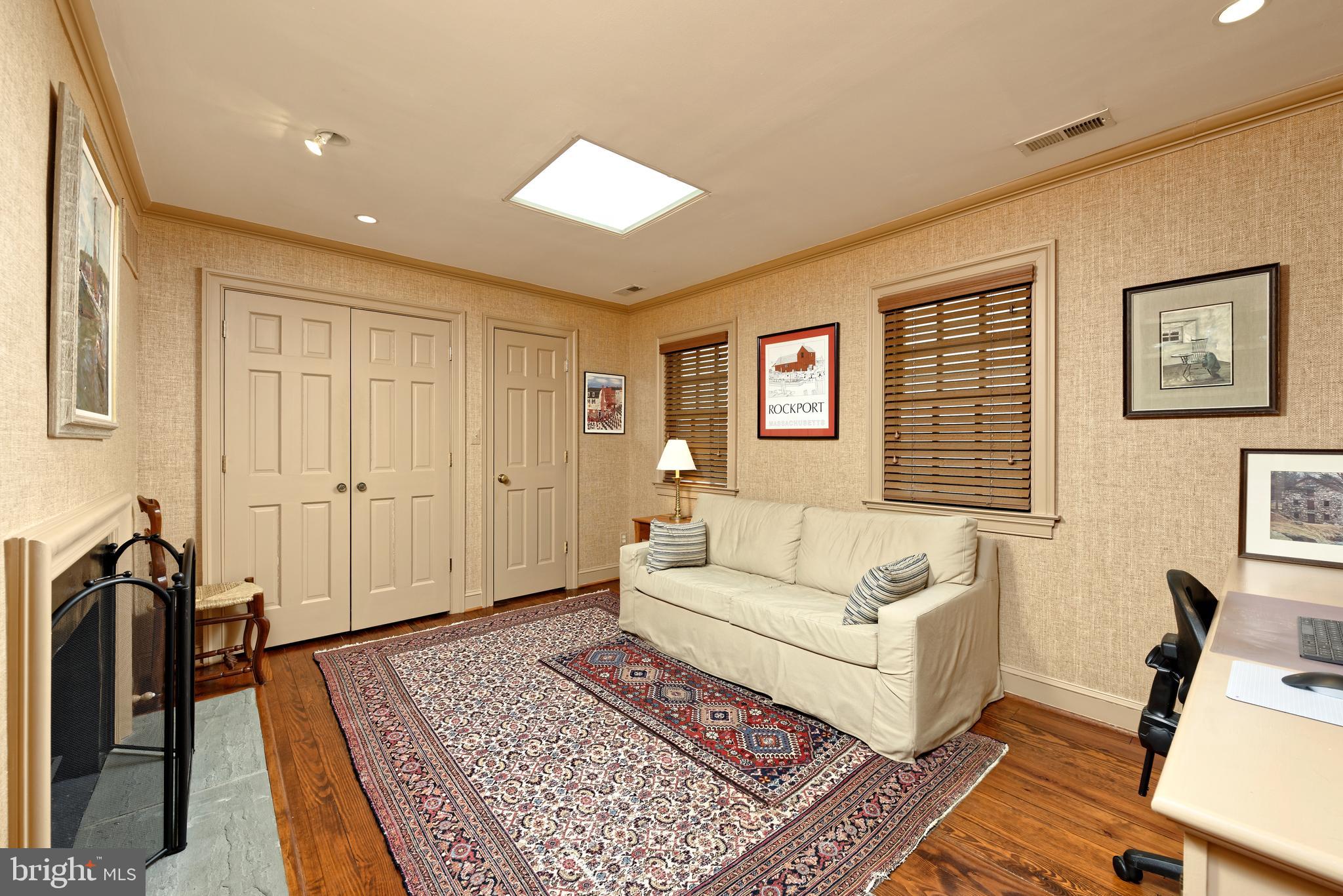 OLD TOWN ALEXANDRIA - Residential