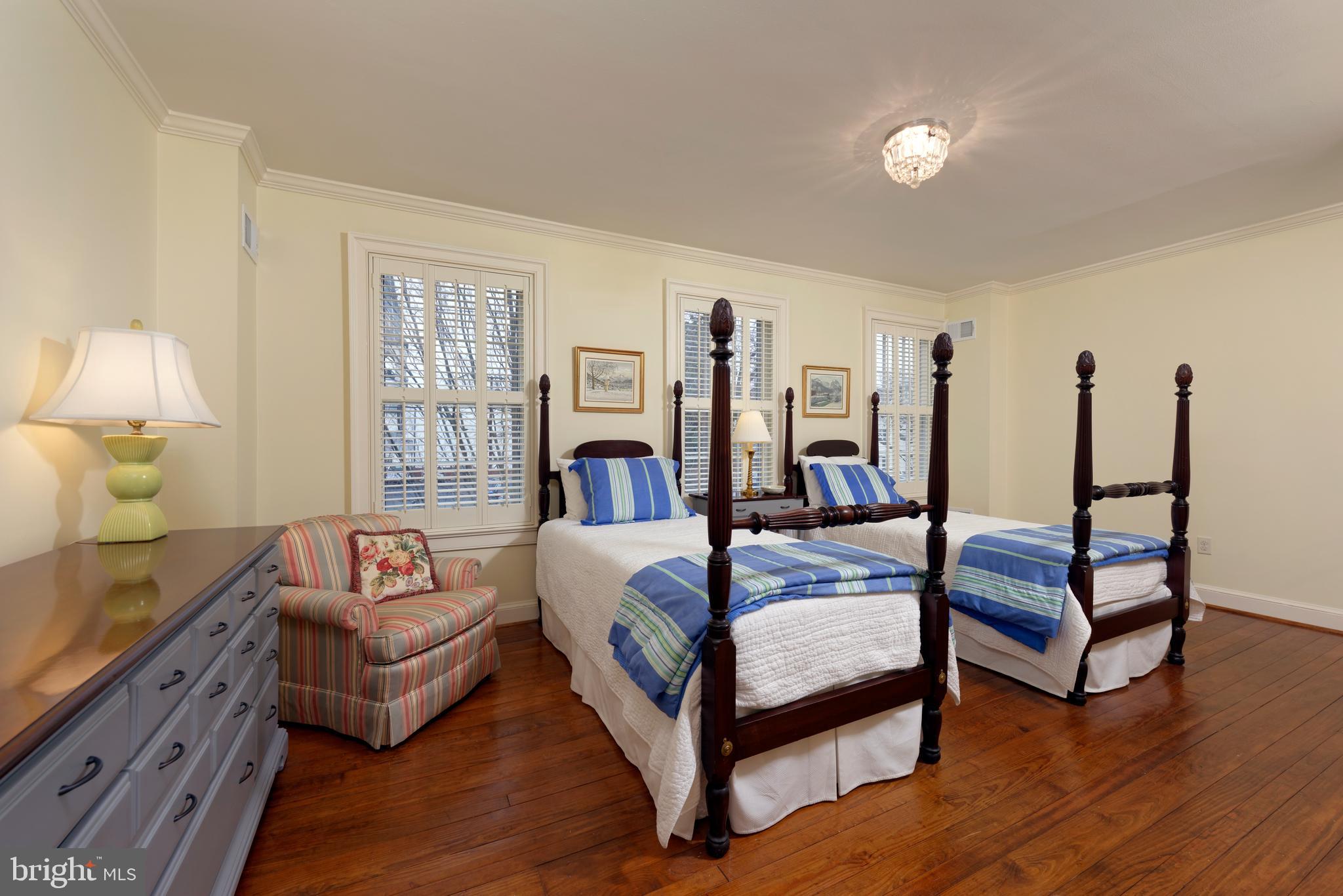 OLD TOWN ALEXANDRIA - Residential