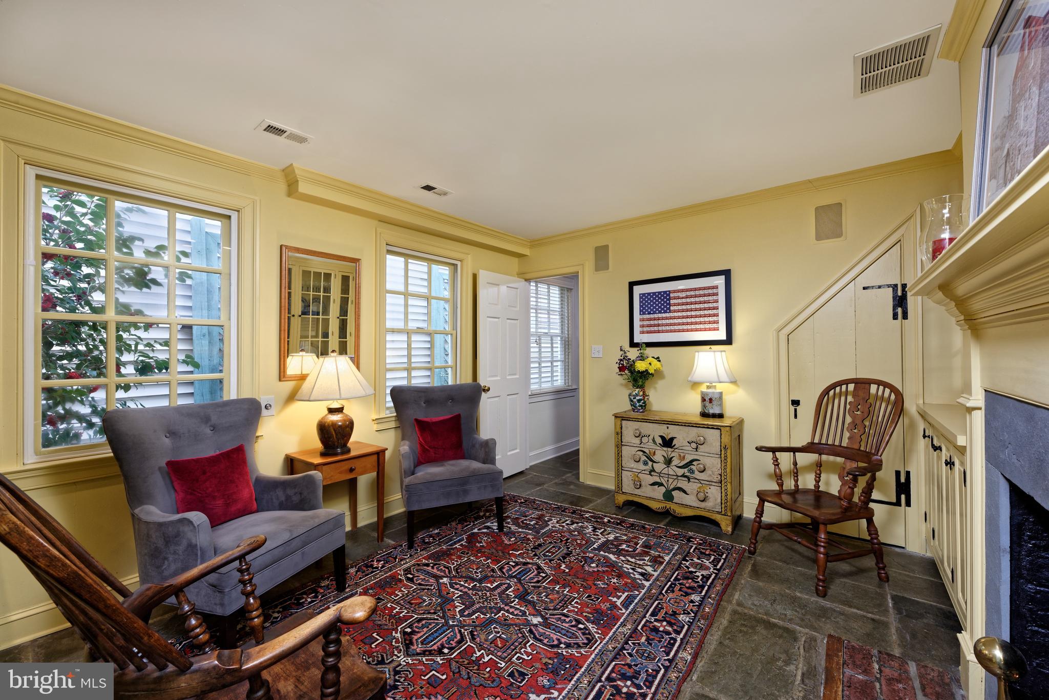 OLD TOWN ALEXANDRIA - Residential