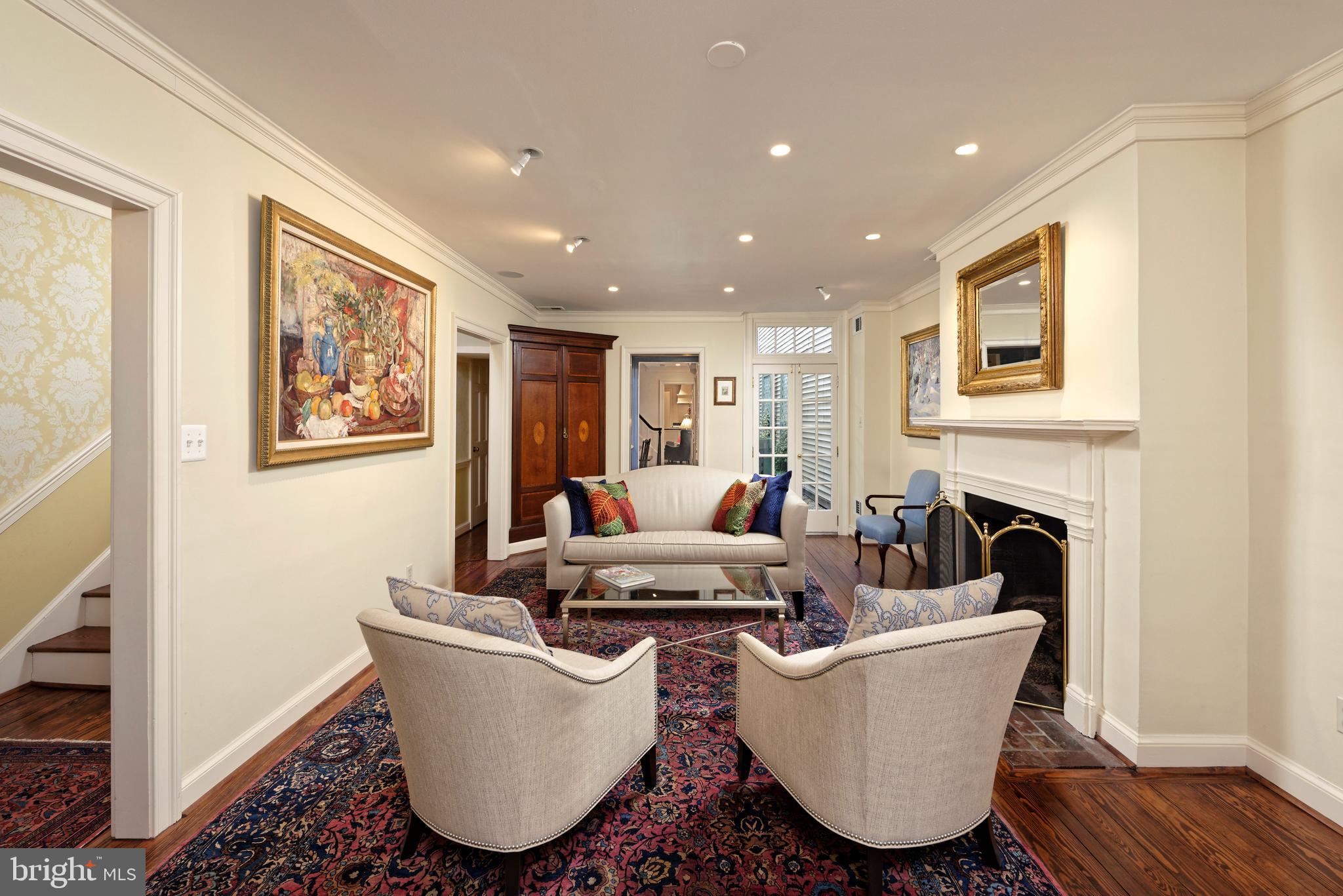 OLD TOWN ALEXANDRIA - Residential