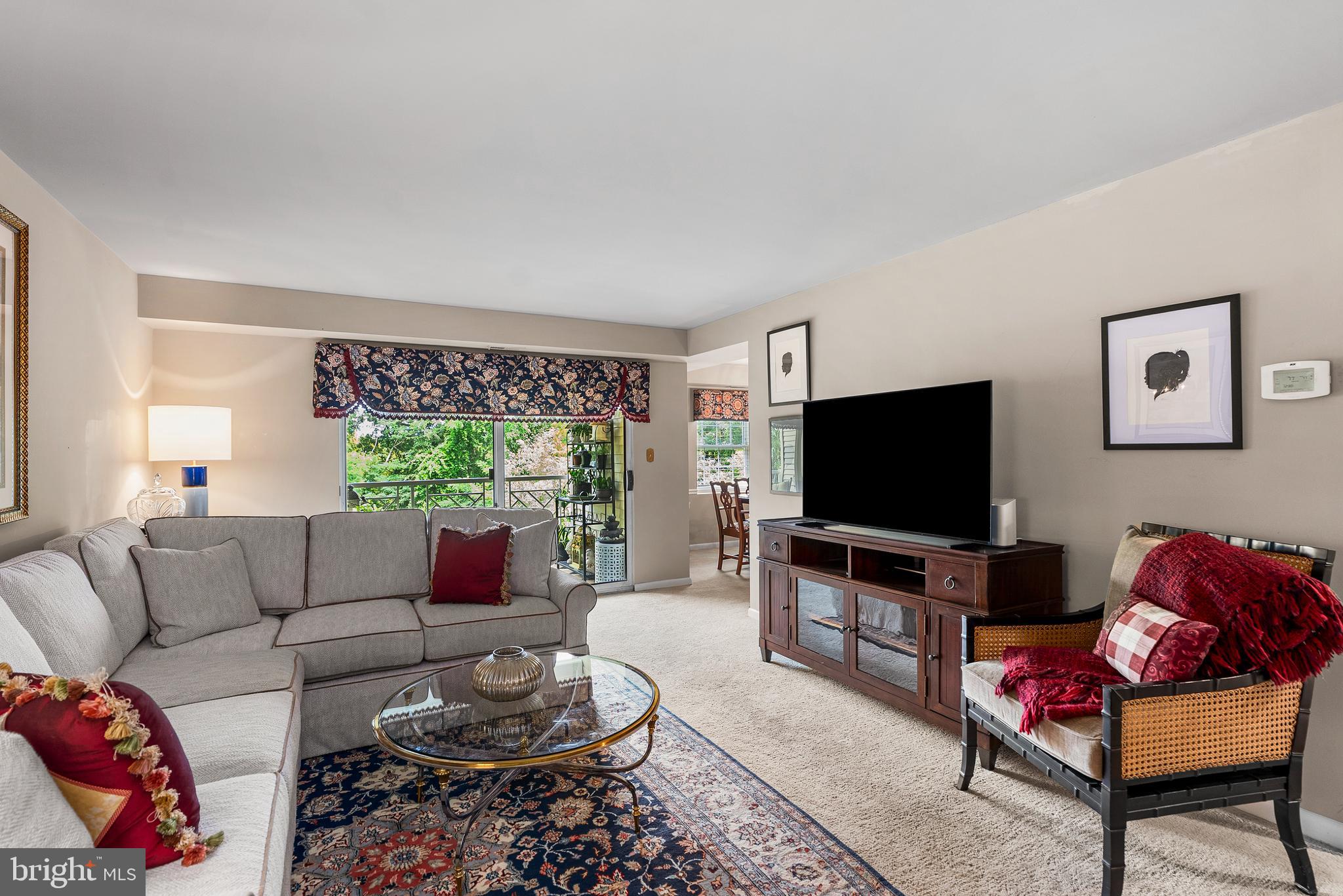108 CASTLETOWN ROAD 301