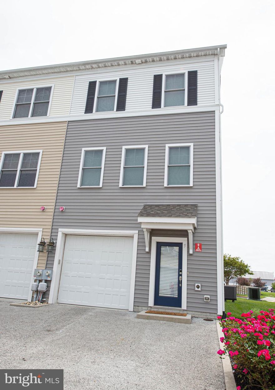 Spacious 4BR/3.5BA condo with community pool in West-O. Quick bike ride over the Rt 50 bridge into the heart of Ocean City! Ocean City is beloved resort town with tons of things to do and see, whether you want to relax and unwind or stay and play all day and night!