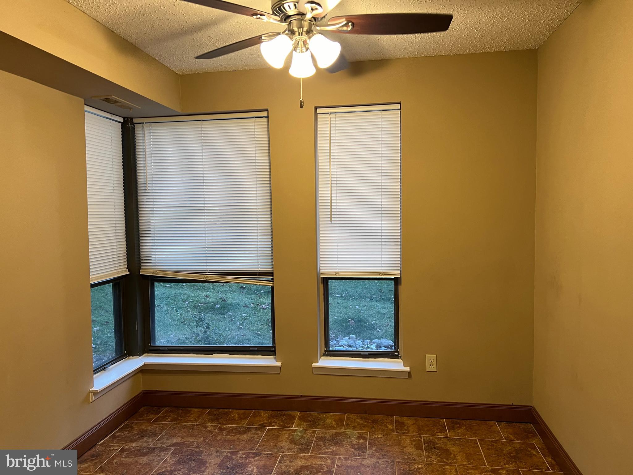 CHESTNUT GROVE - Residential Lease