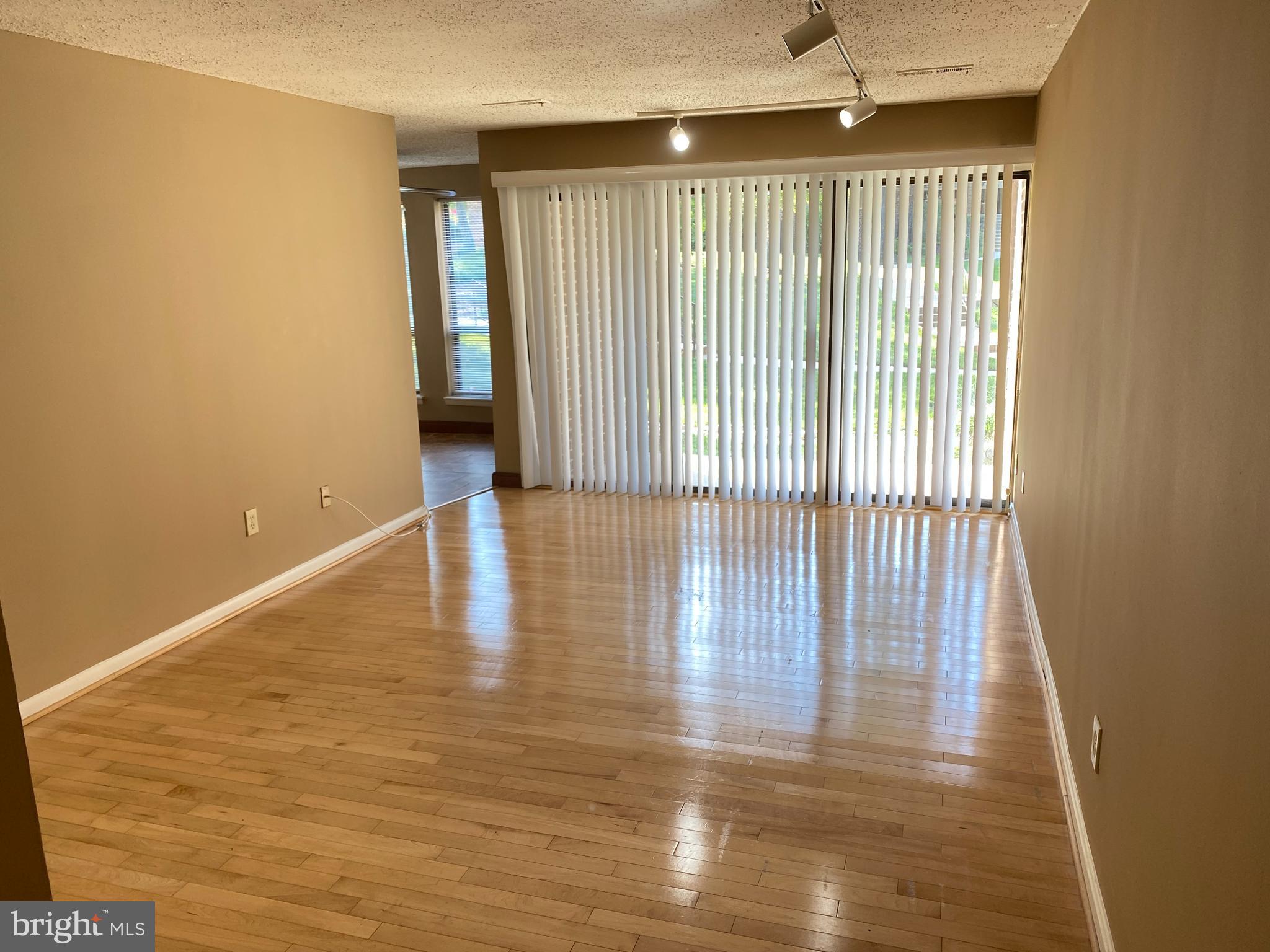 CHESTNUT GROVE - Residential Lease