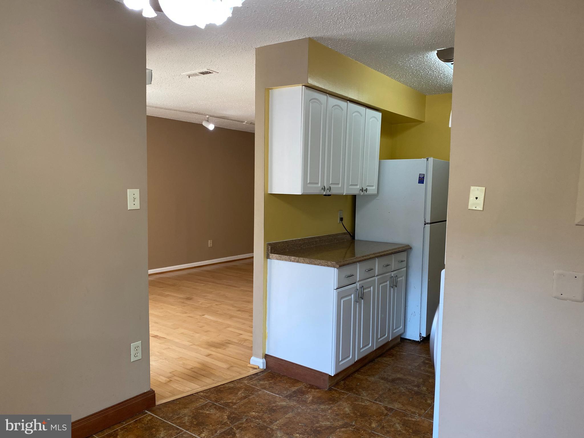 CHESTNUT GROVE - Residential Lease