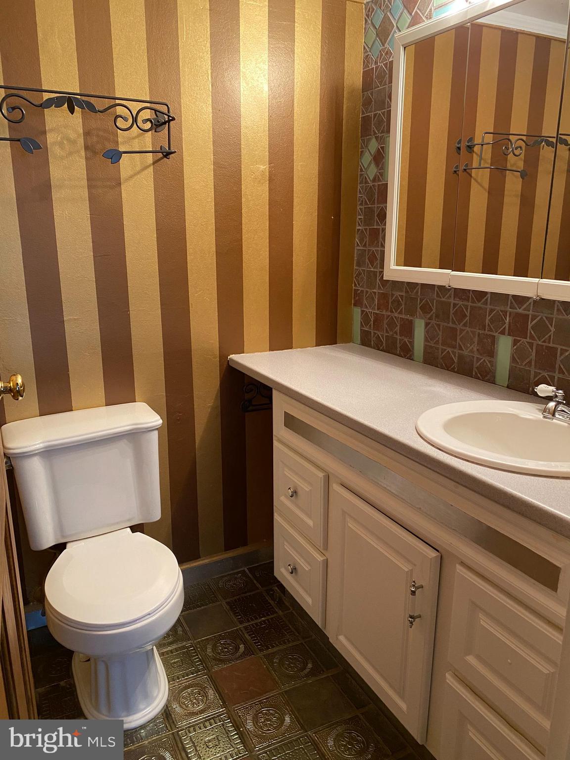 CHESTNUT GROVE - Residential Lease