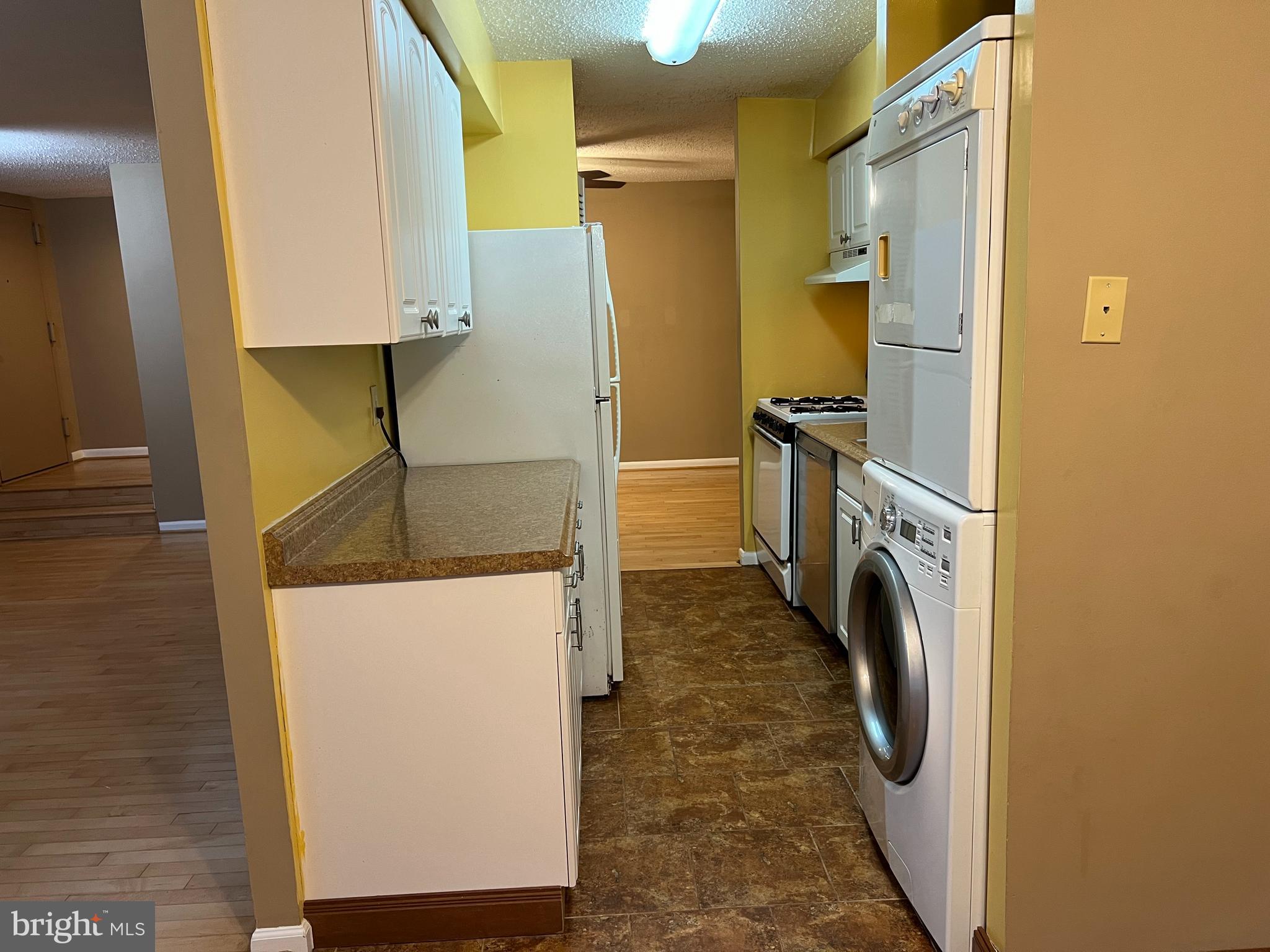 CHESTNUT GROVE - Residential Lease