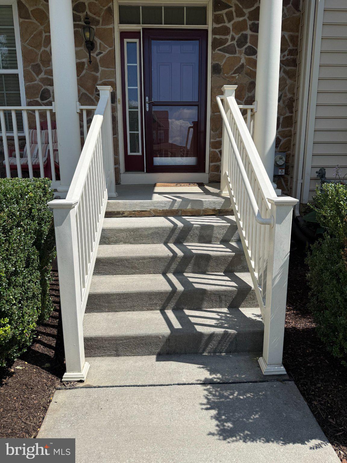 281 N BAYBERRY PARKWAY