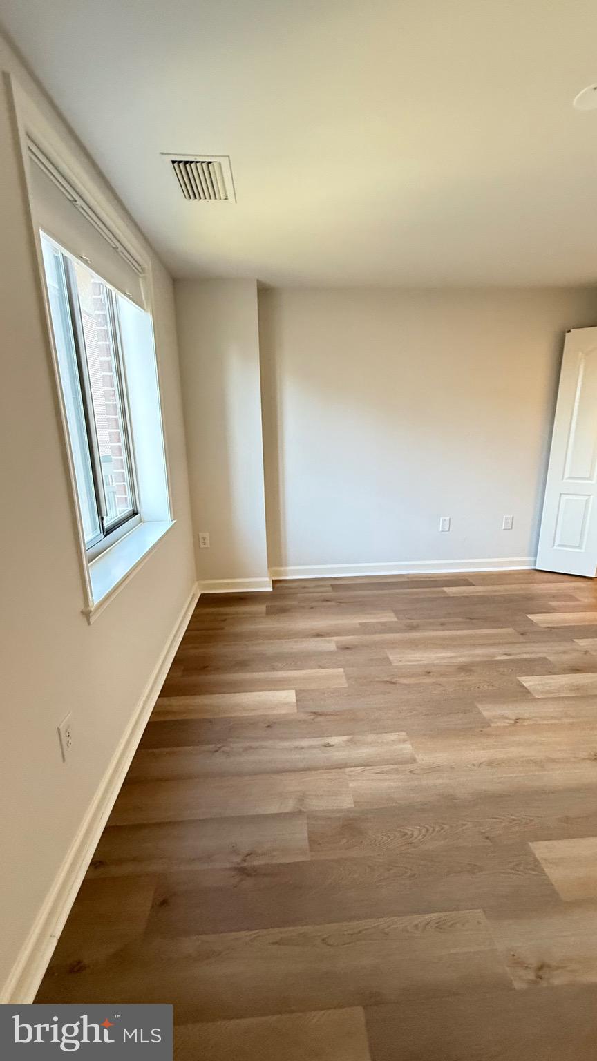 VIRGINIA SQUARE - Residential