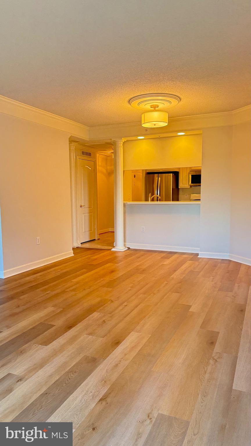 VIRGINIA SQUARE - Residential