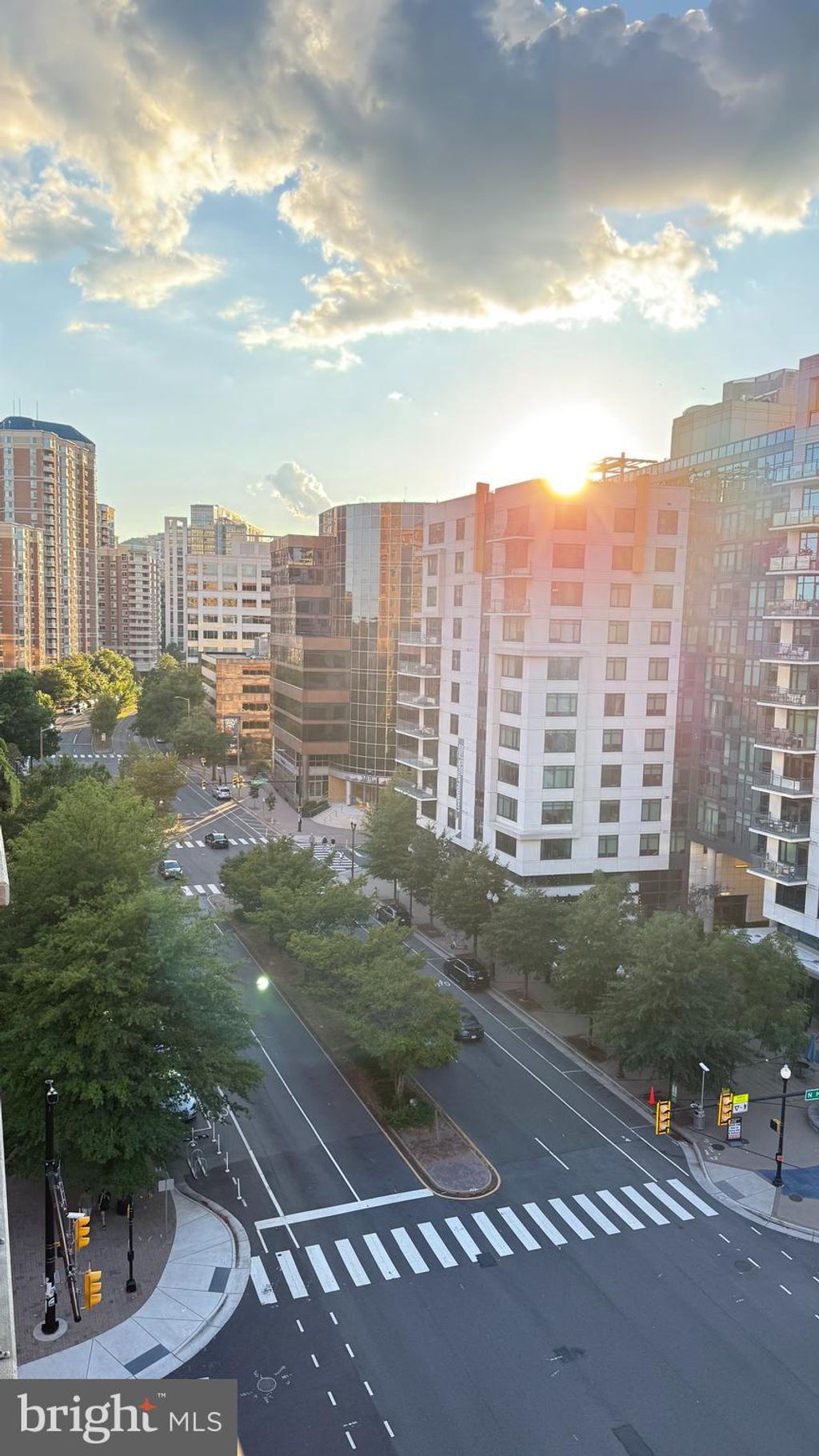 Photo of 901 N Monroe Street #903, ARLINGTON, VA 22201 (MLS # VAAR2063094)