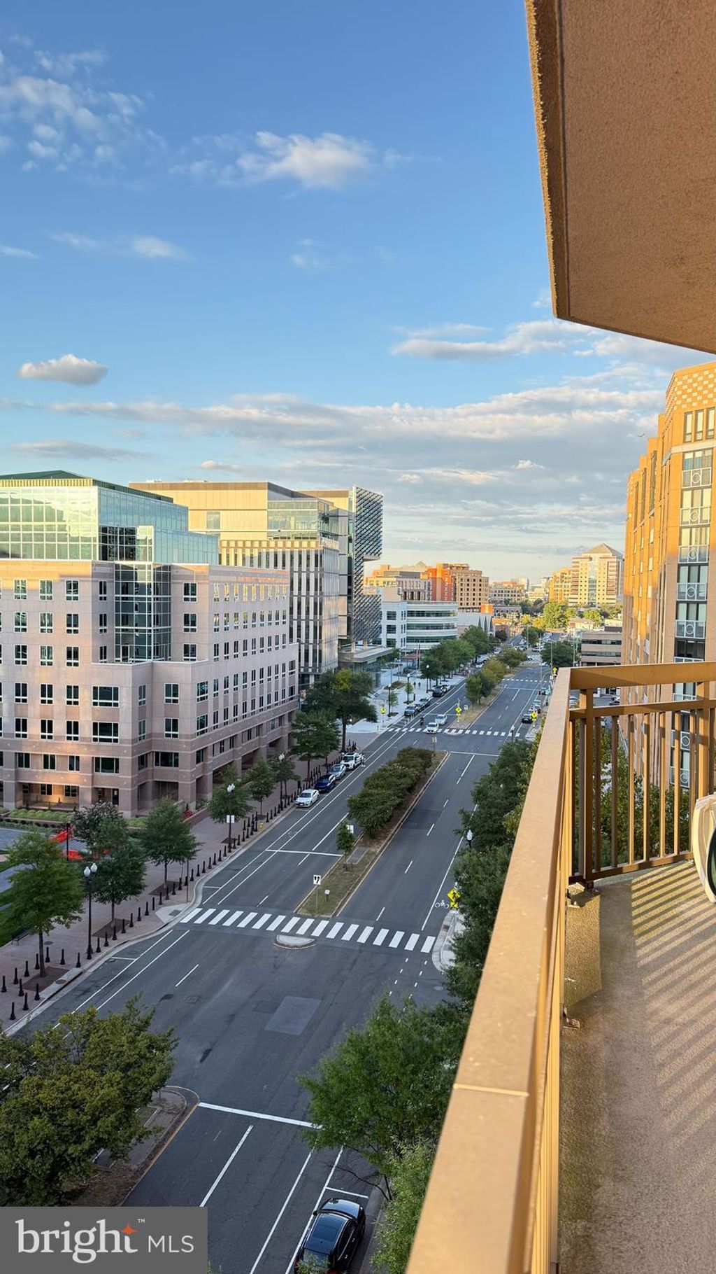 Photo of 901 N Monroe Street #903, ARLINGTON, VA 22201 (MLS # VAAR2063094)
