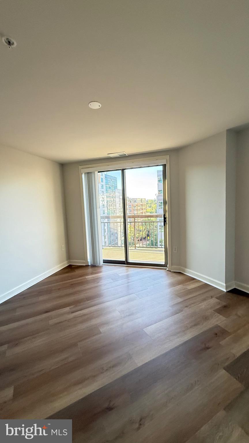 VIRGINIA SQUARE - Residential