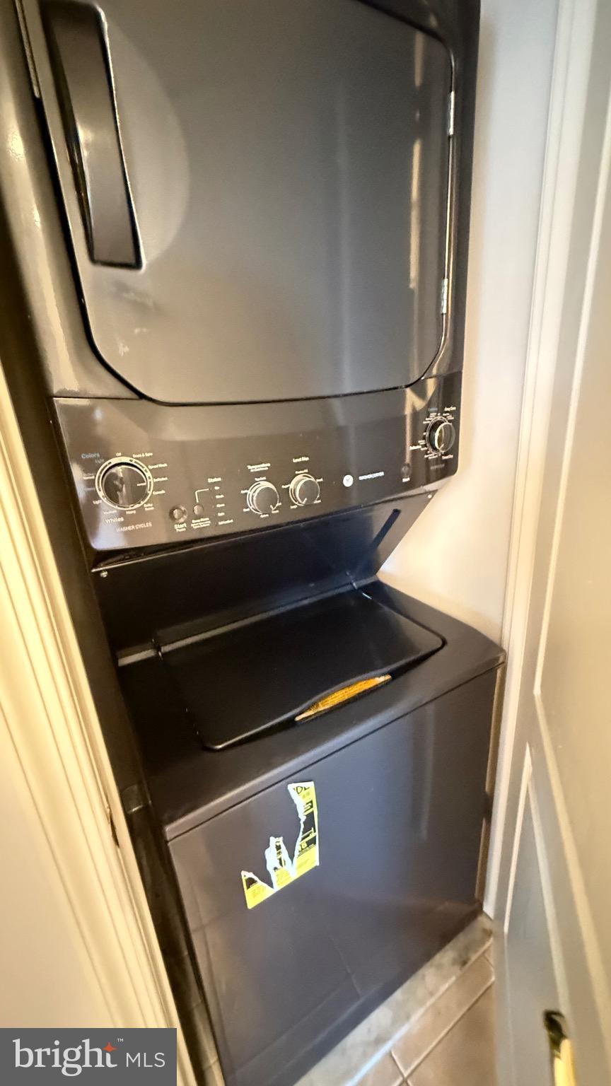 VIRGINIA SQUARE - Residential