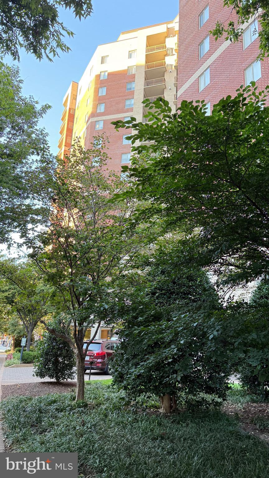 VIRGINIA SQUARE - Residential