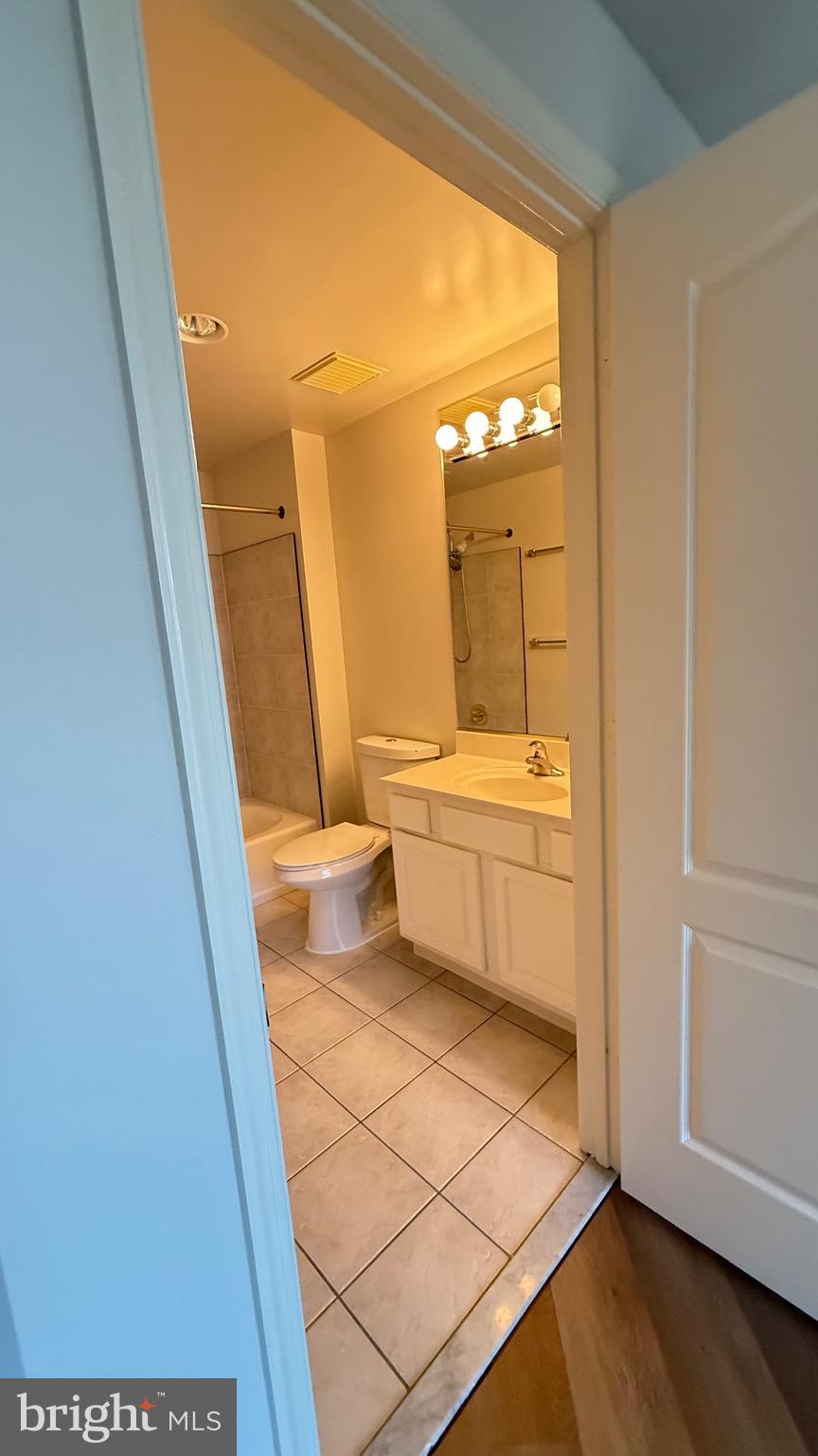 VIRGINIA SQUARE - Residential