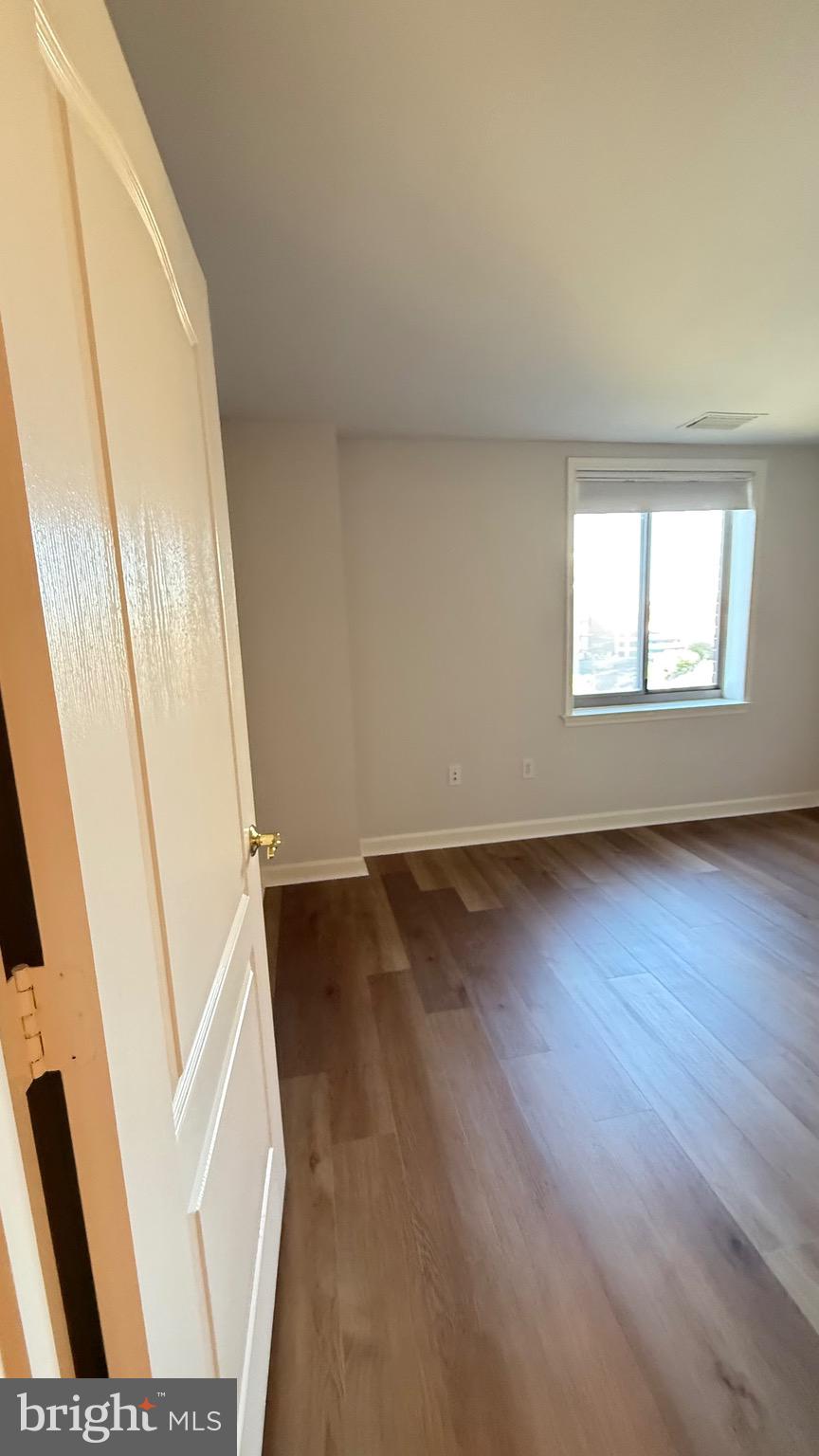 VIRGINIA SQUARE - Residential