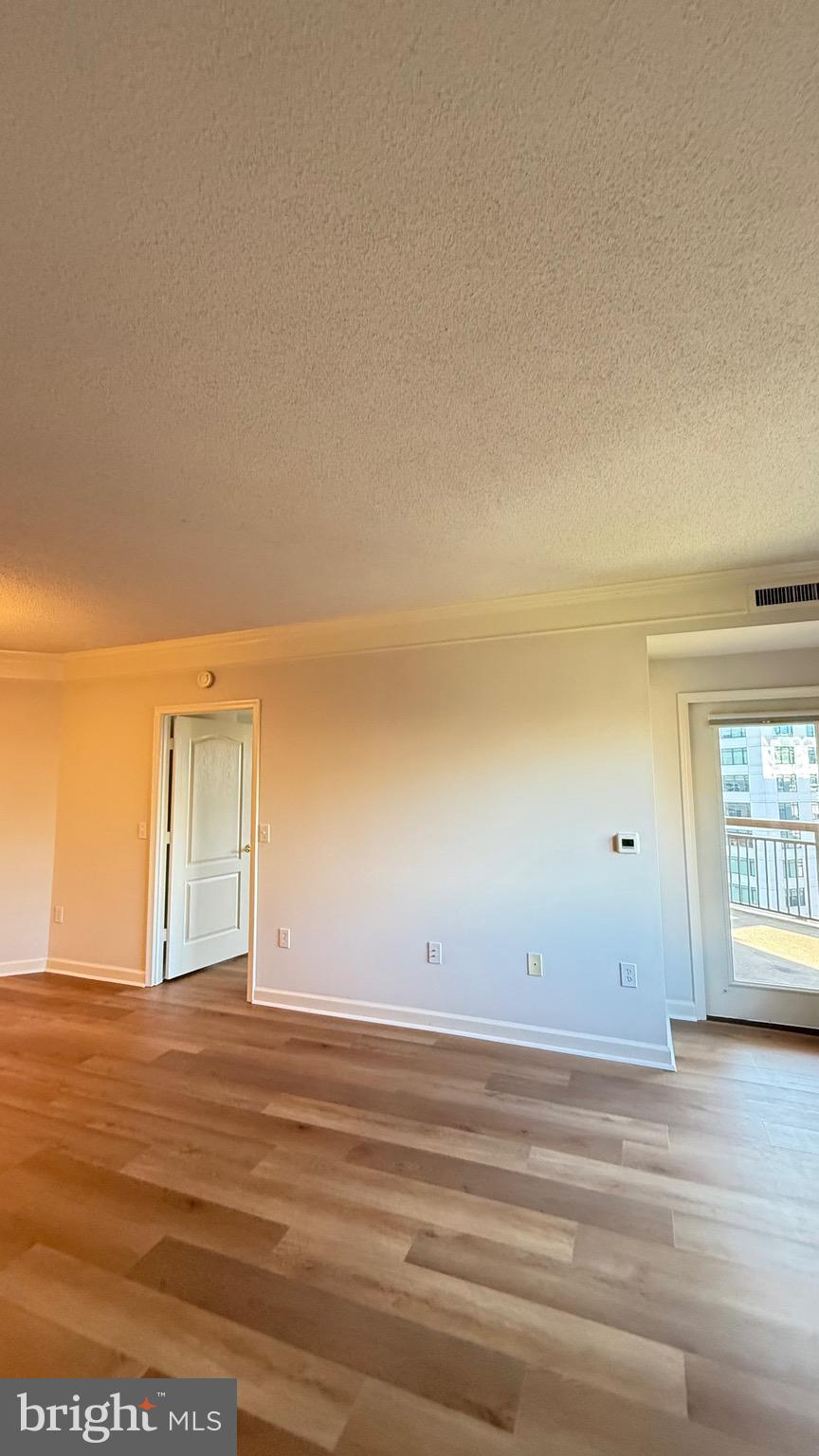 VIRGINIA SQUARE - Residential