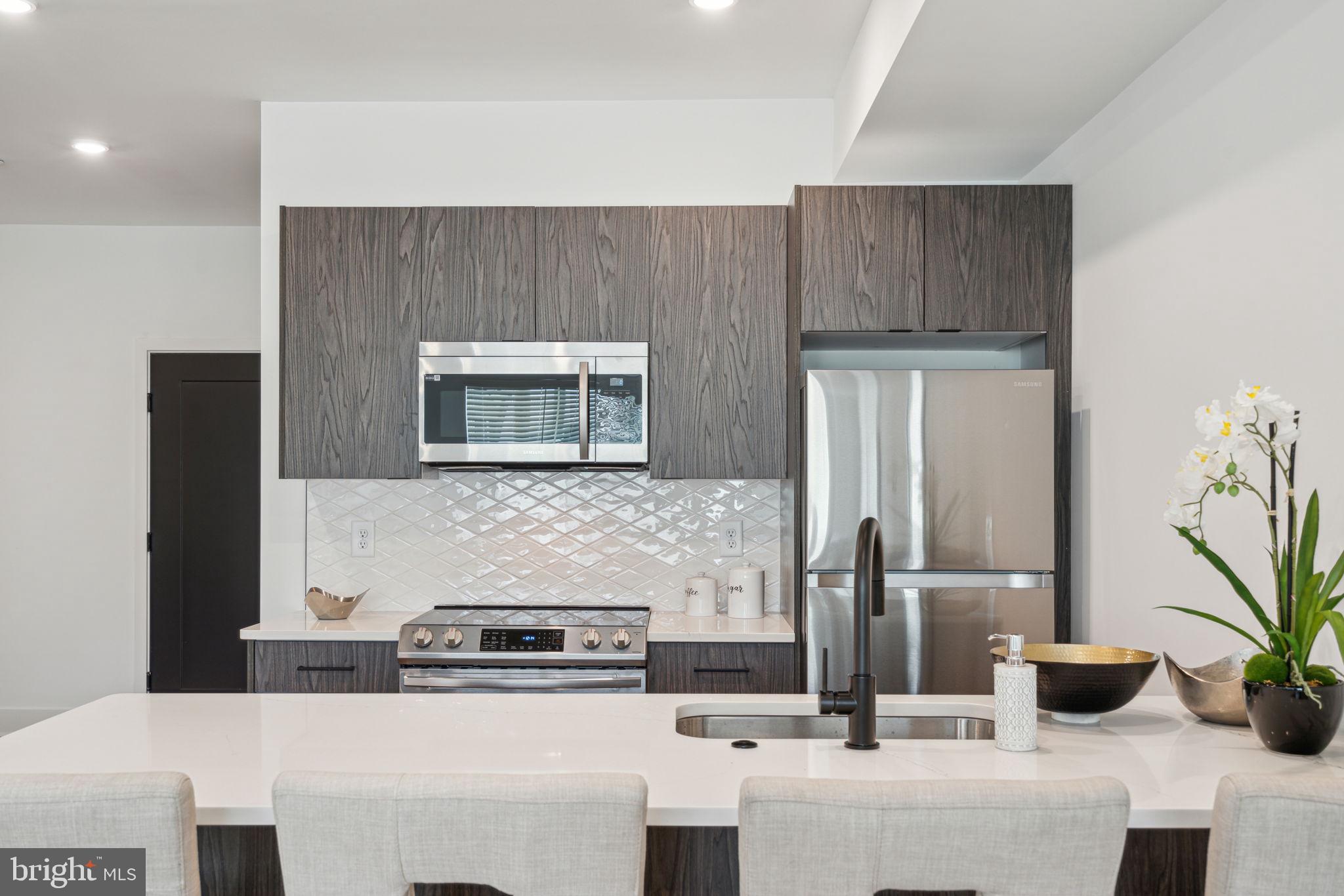 FERN ROCK - Residential Lease