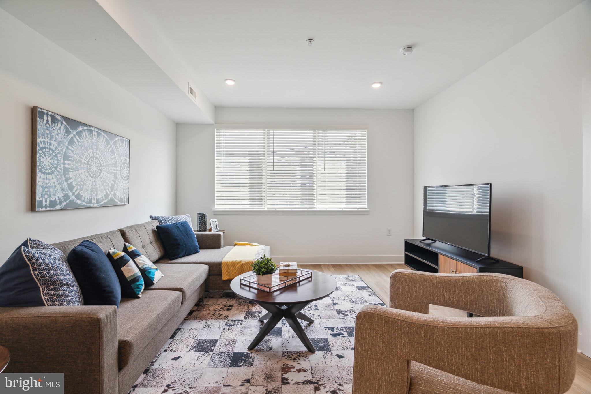 FERN ROCK - Residential Lease