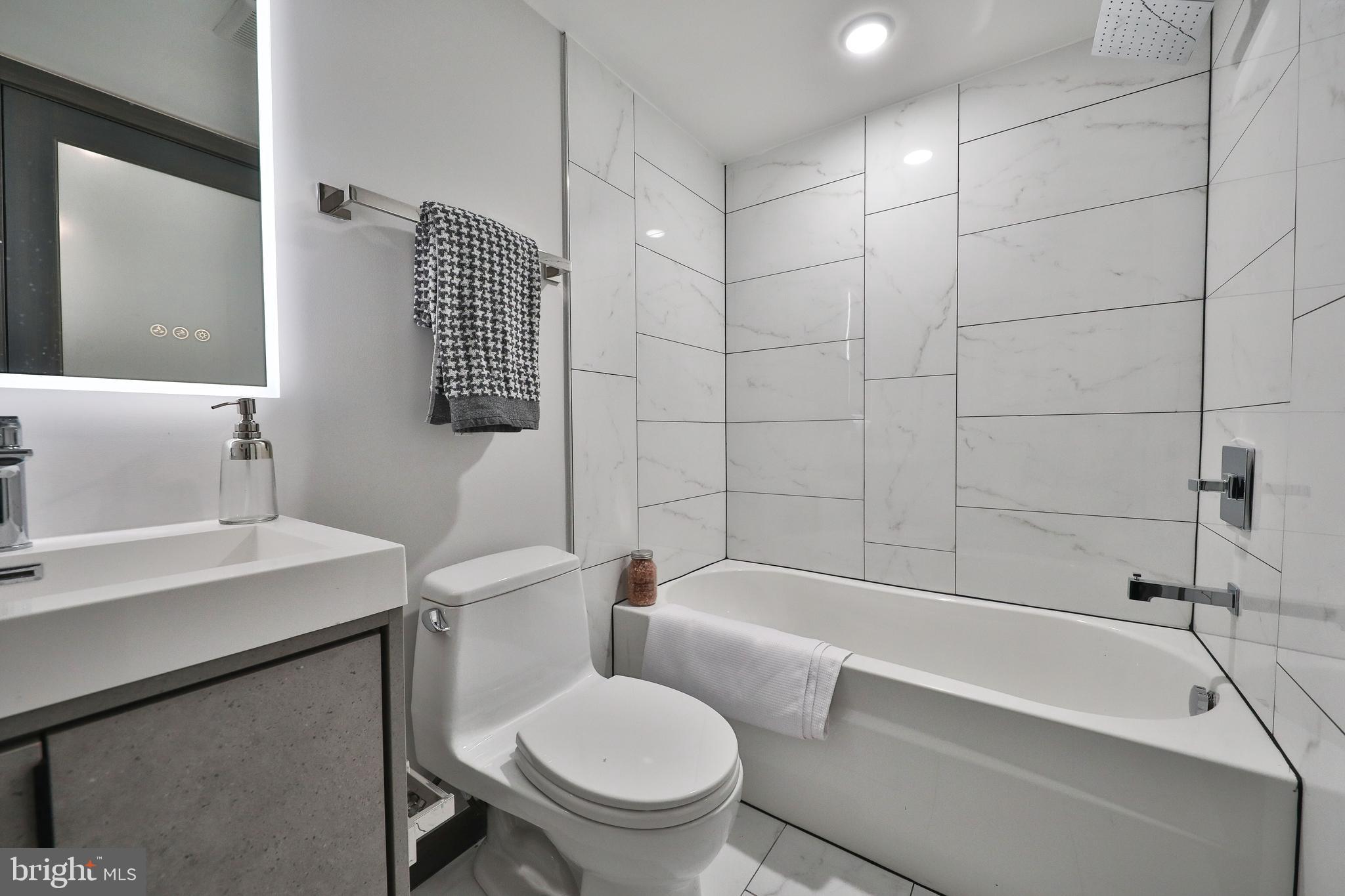 BELLA VISTA - Residential Lease