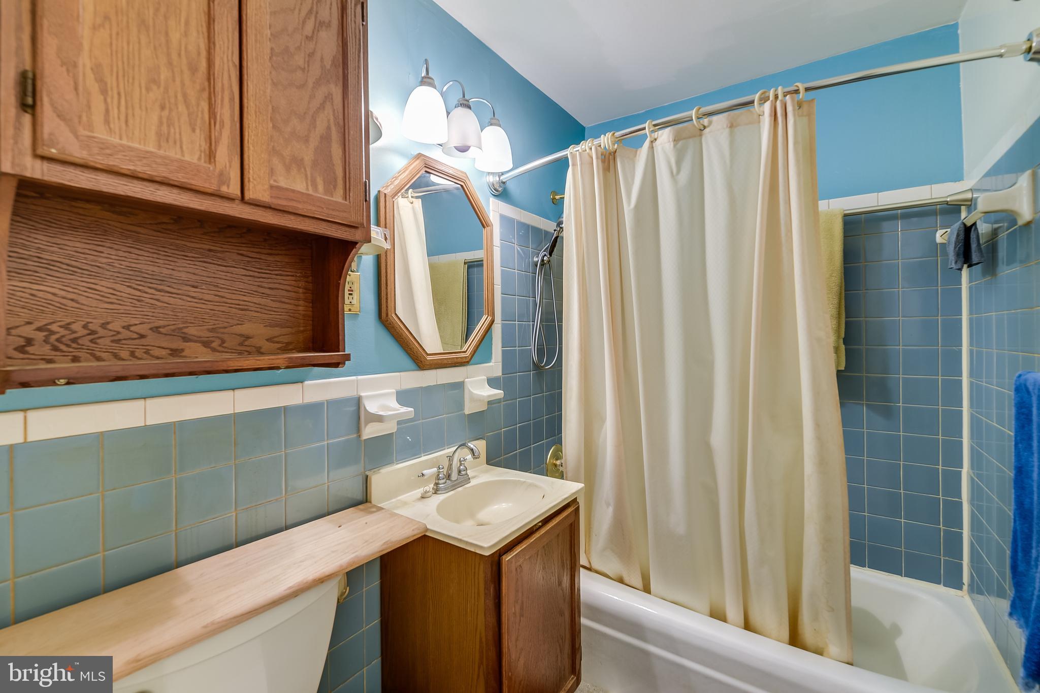 CHARLESTOWNE VILLAGE - Residential