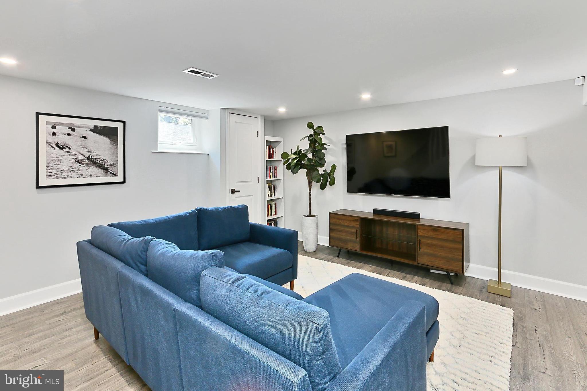 CLAREMONT - Residential