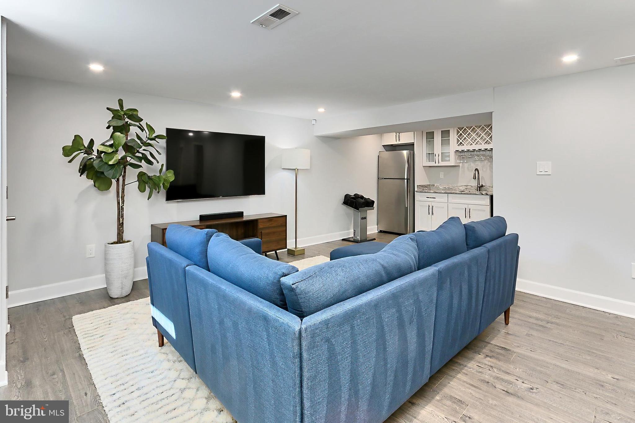 CLAREMONT - Residential