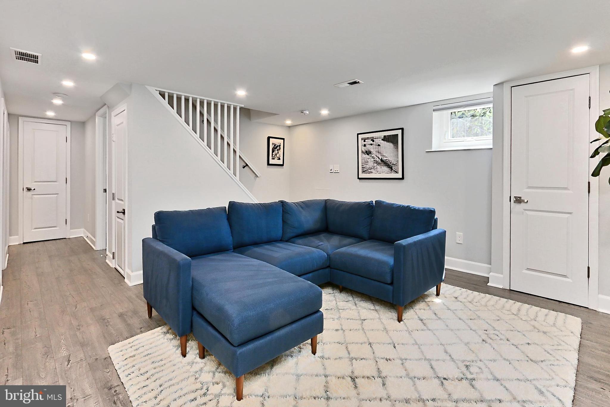 CLAREMONT - Residential