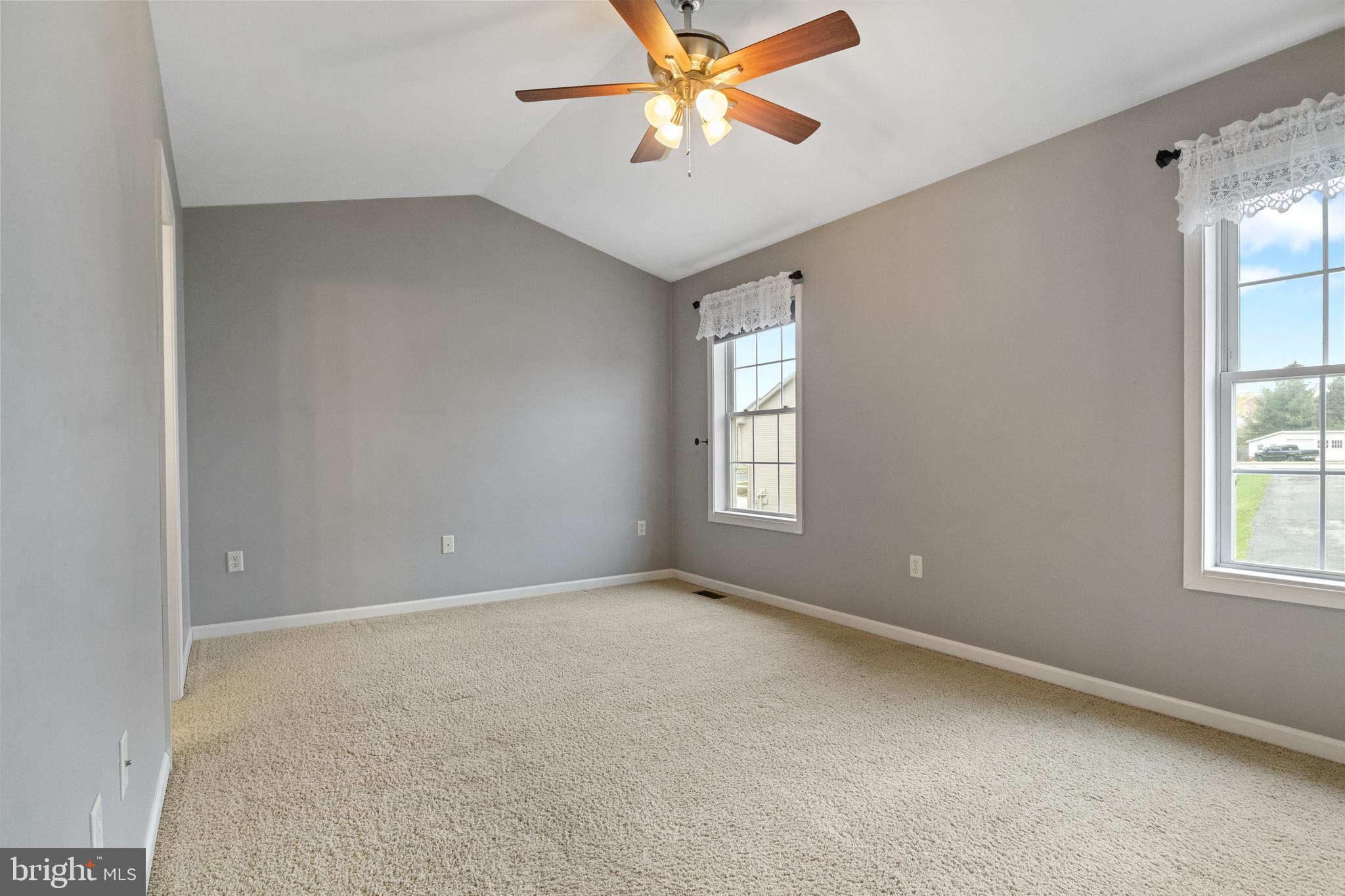 AUTUMN WOODS - Residential