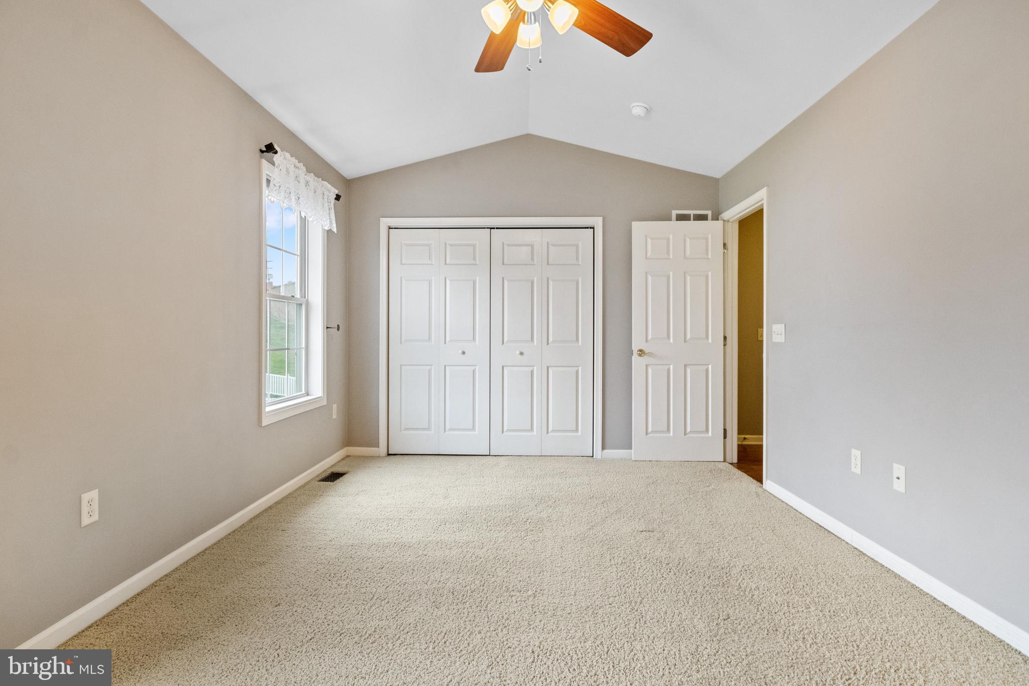 AUTUMN WOODS - Residential