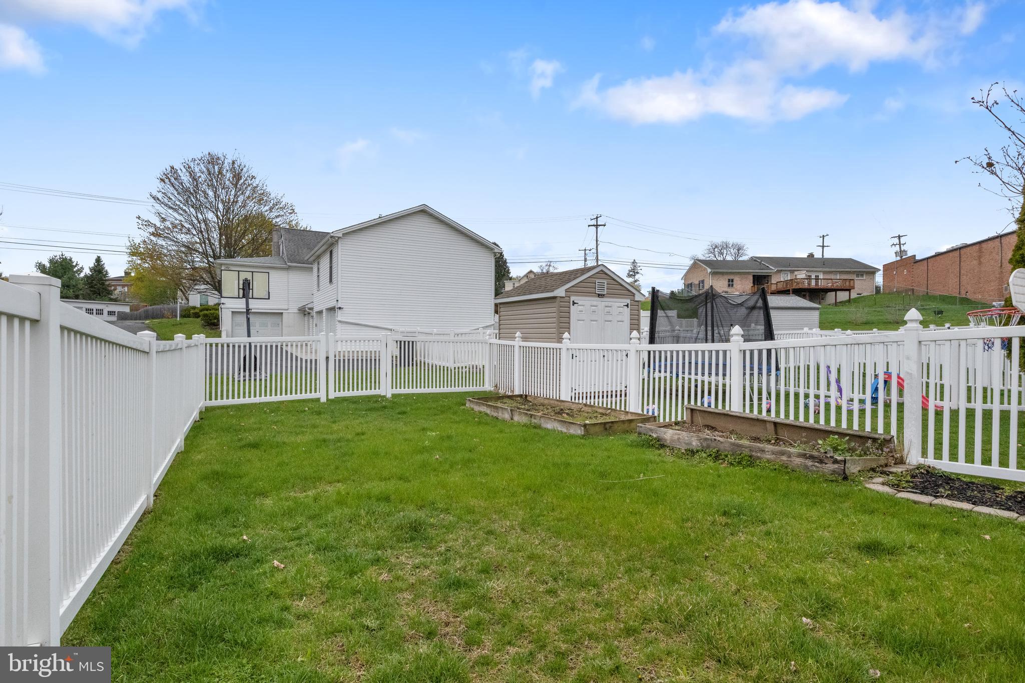 AUTUMN WOODS - Residential