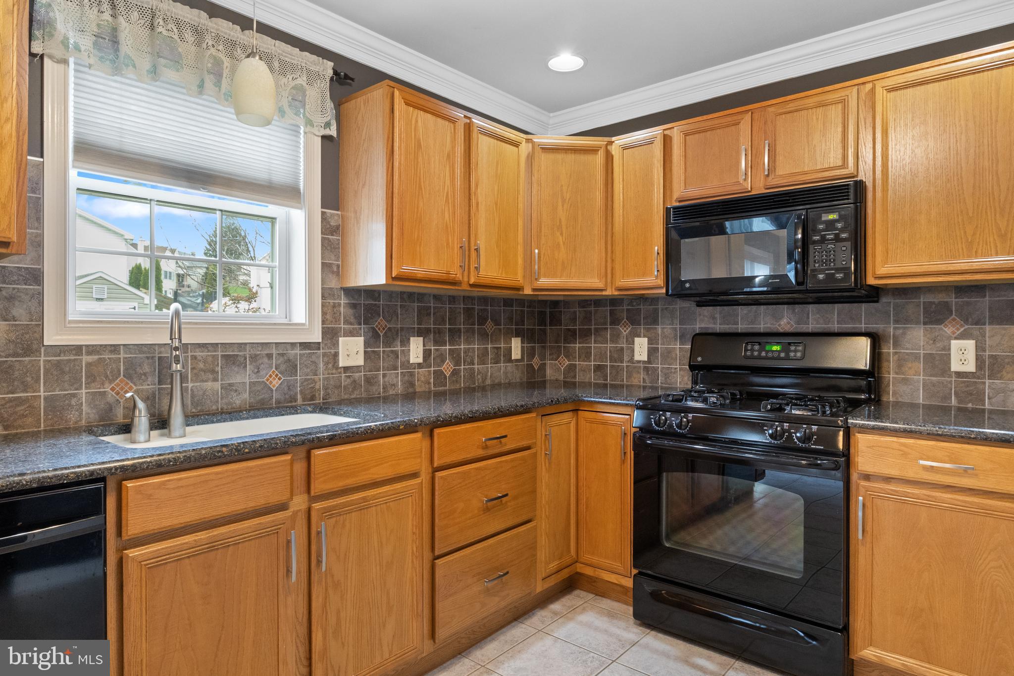 AUTUMN WOODS - Residential