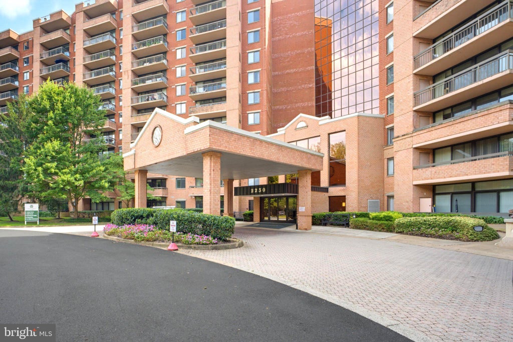 Photo of 2230 George C Marshall Drive #1120, FALLS CHURCH, VA 22043 (MLS # VAFX2338984)