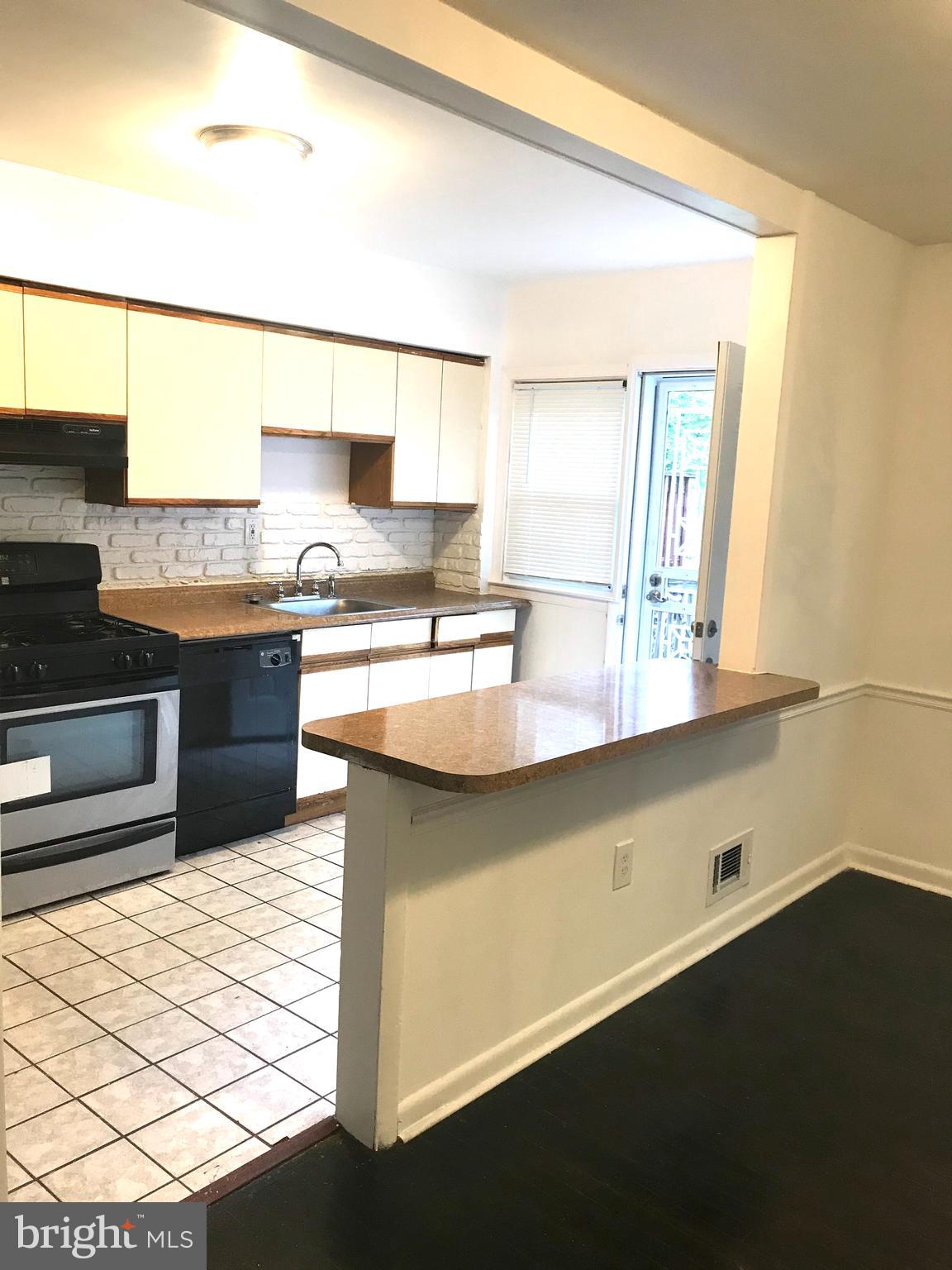 WOODLAWN - Residential Lease