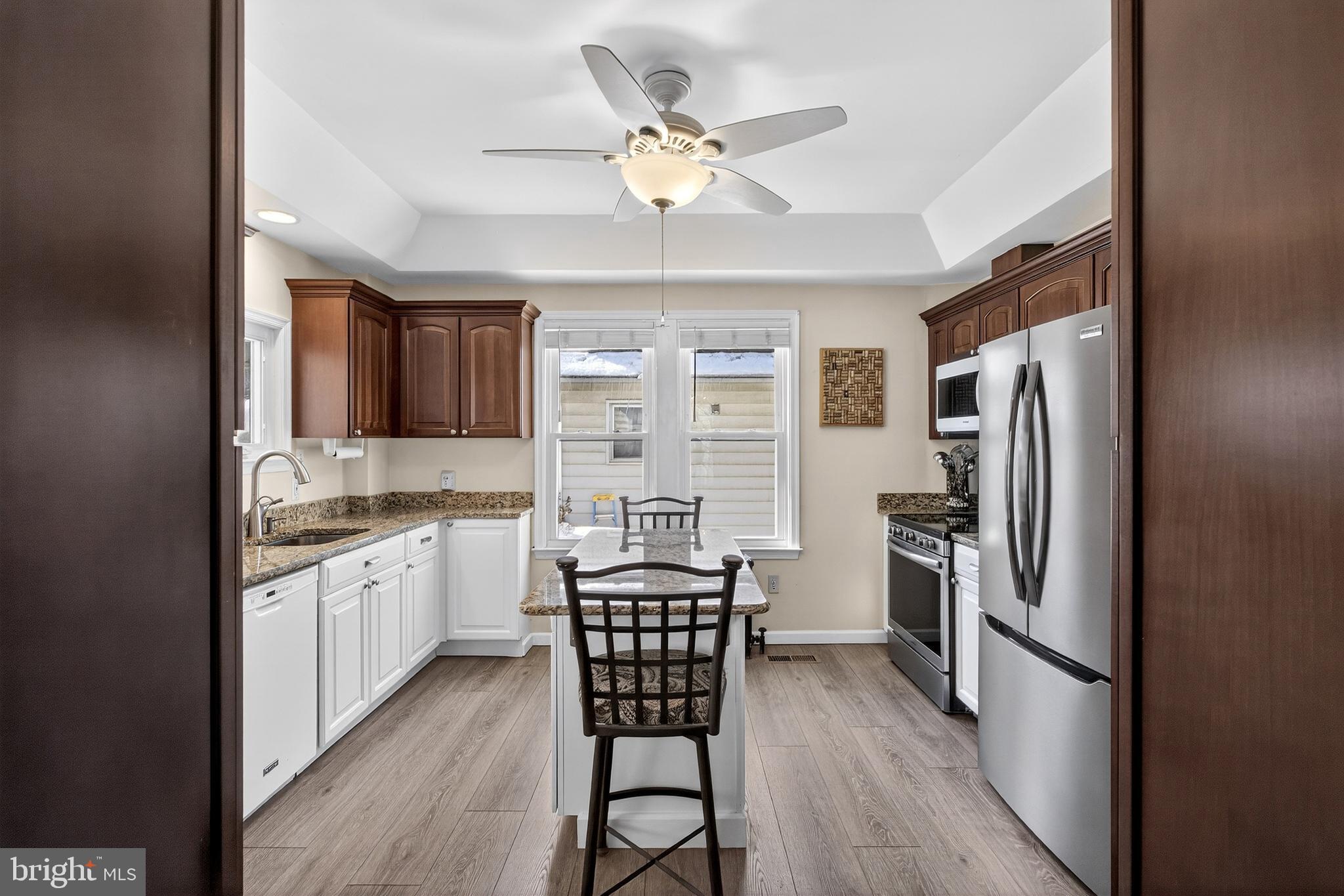 612 W MAGNOLIA AVENUE